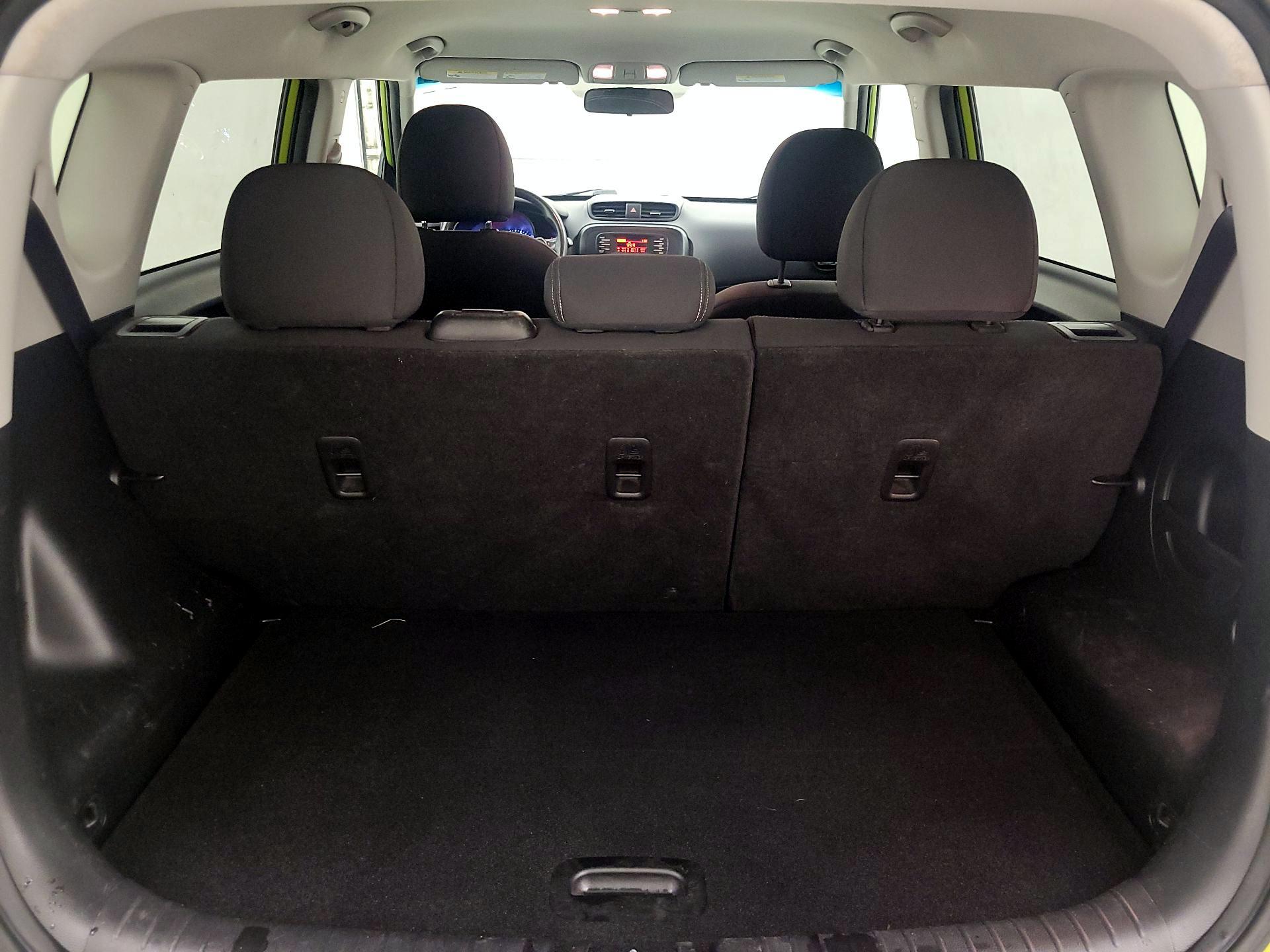 Thumbnail: 2015 Kia Soul - 19