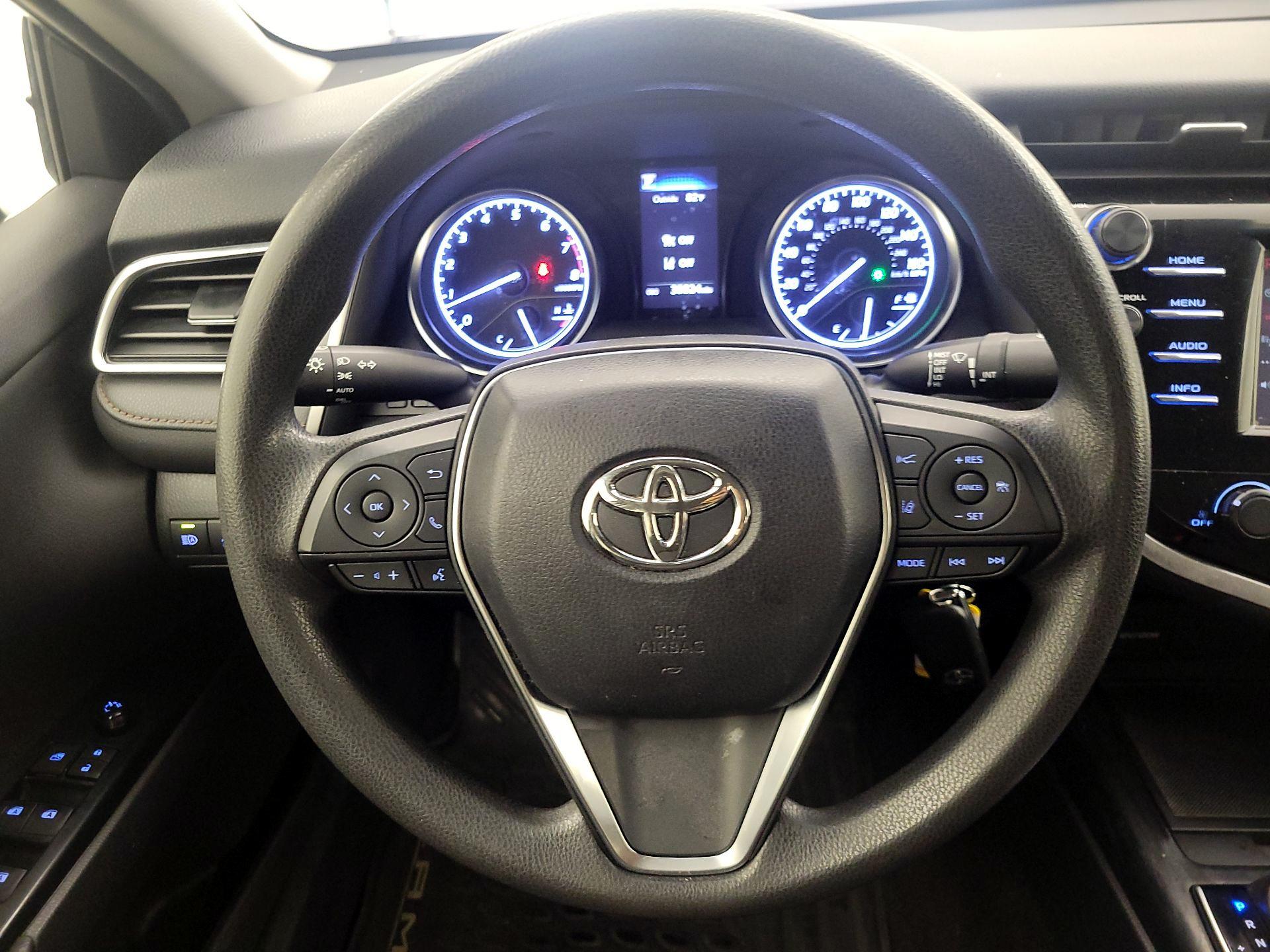 Thumbnail: 2018 Toyota Camry - 10