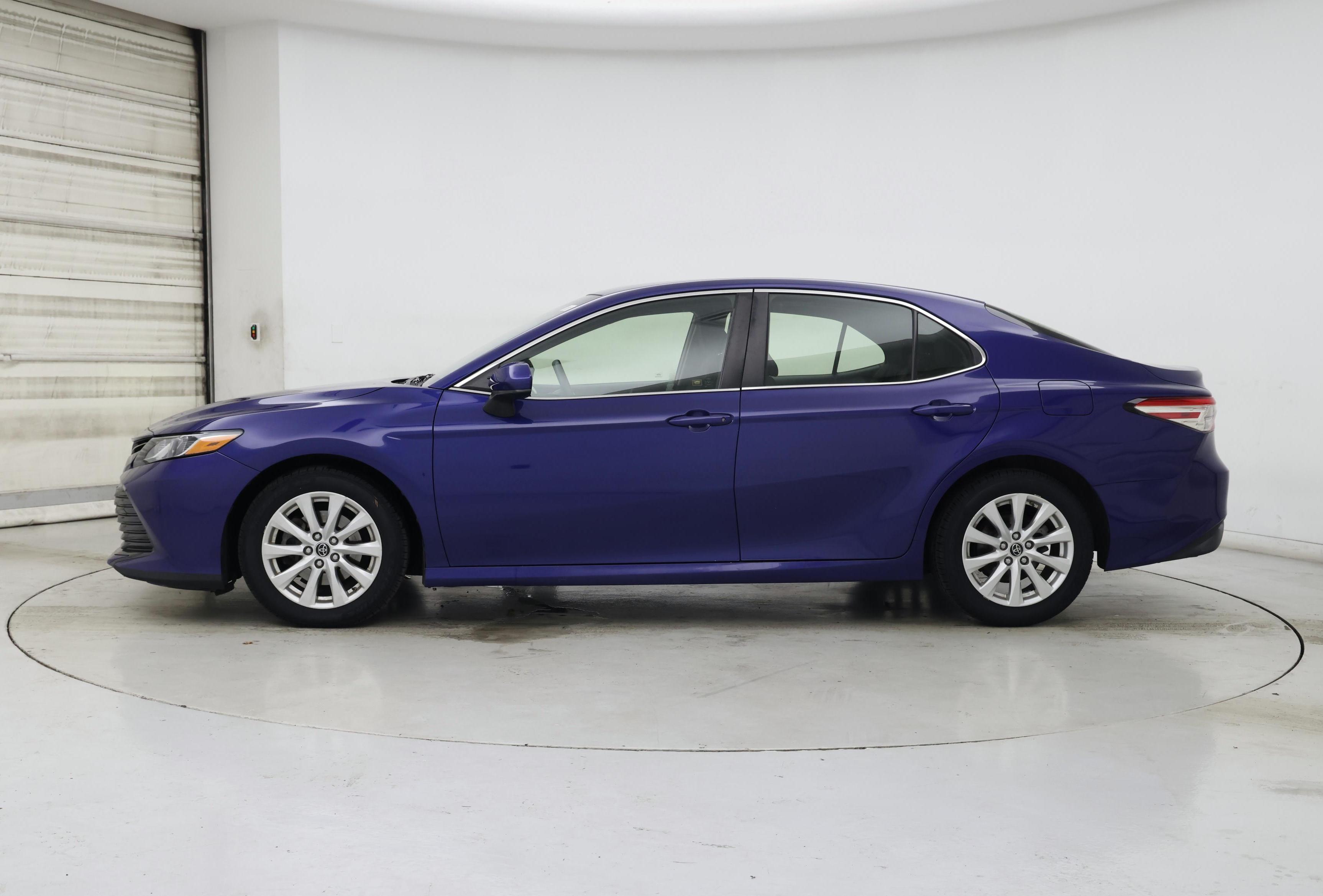 Thumbnail: 2018 Toyota Camry - 3