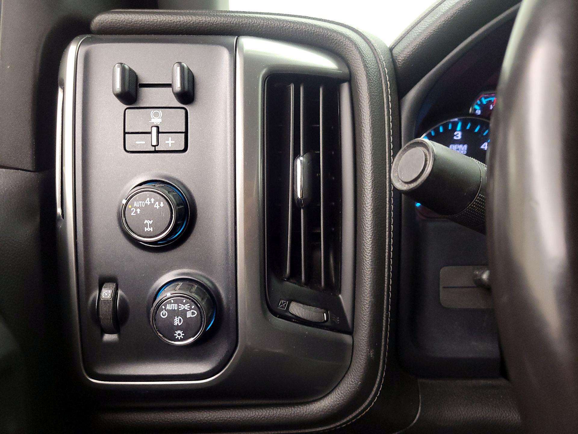 Thumbnail: 2017 Chevrolet Silverado 1500 - 13