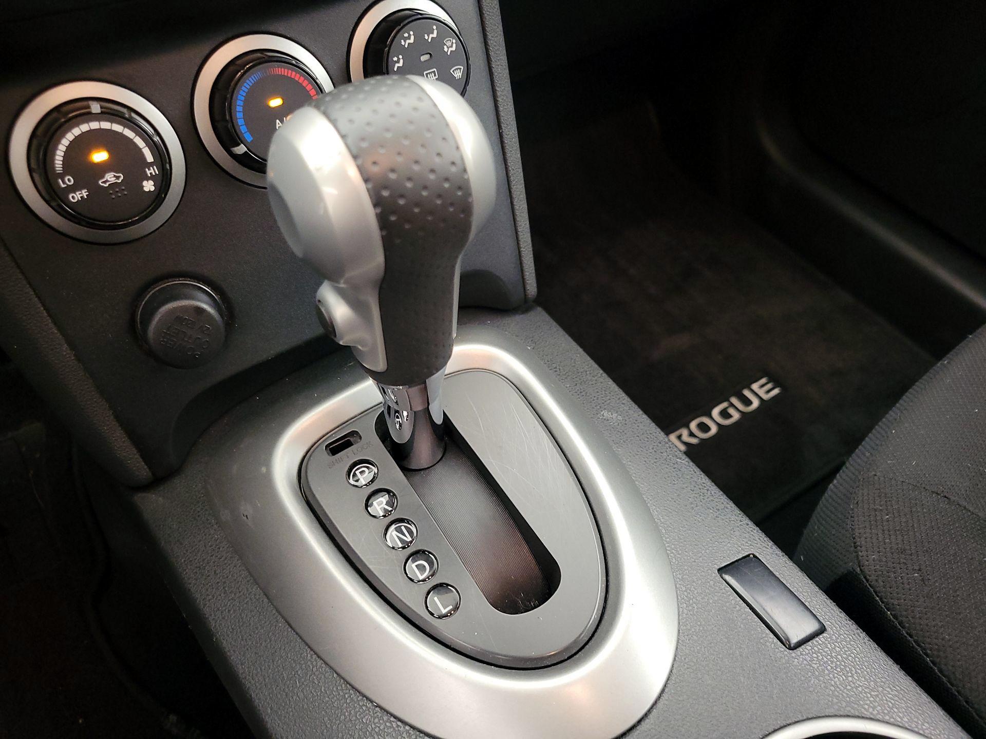 Thumbnail: 2014 Nissan Rogue - 17