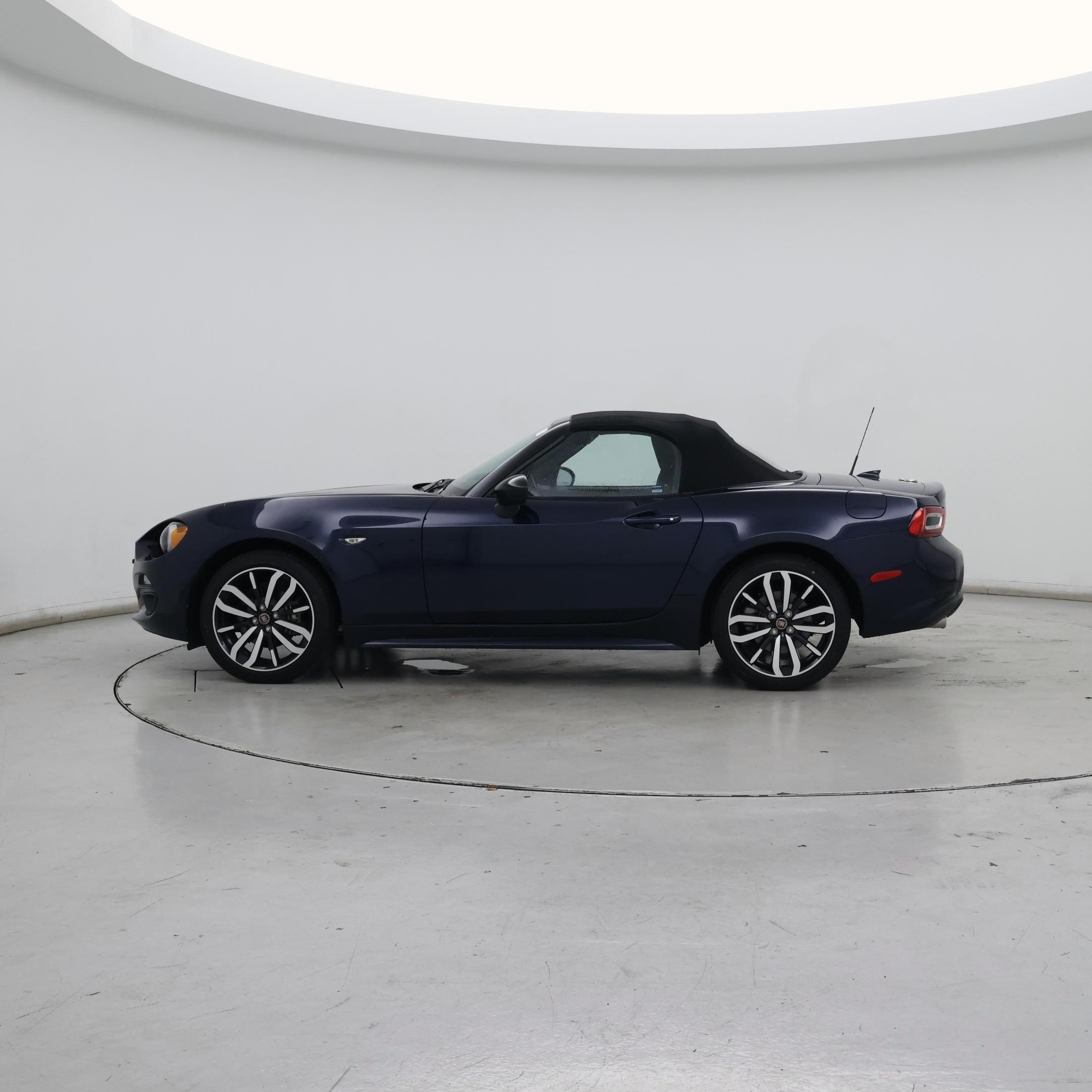 Thumbnail: 2020 Fiat 124 Spider - 3