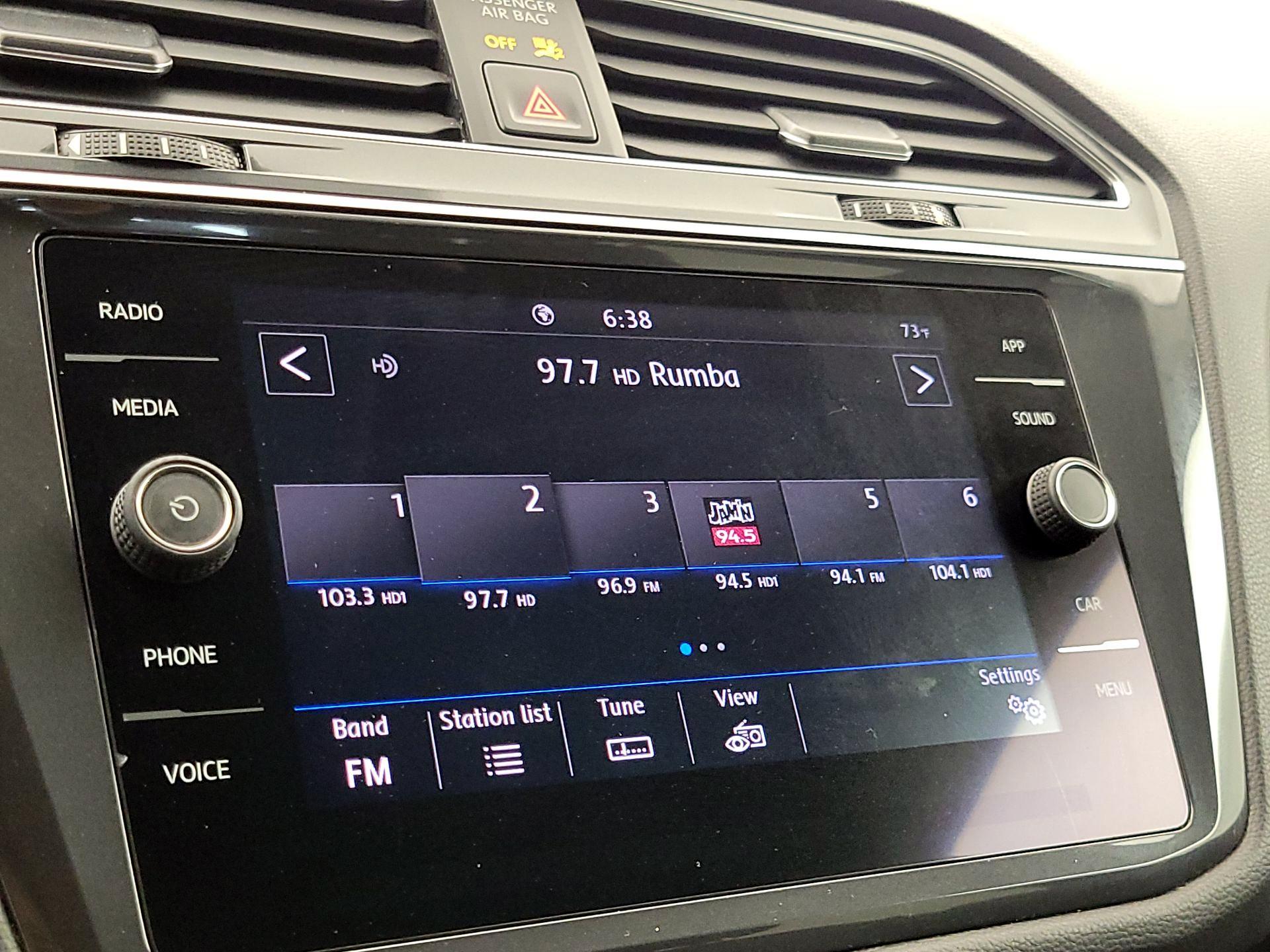 Thumbnail: 2020 Volkswagen Tiguan - 15