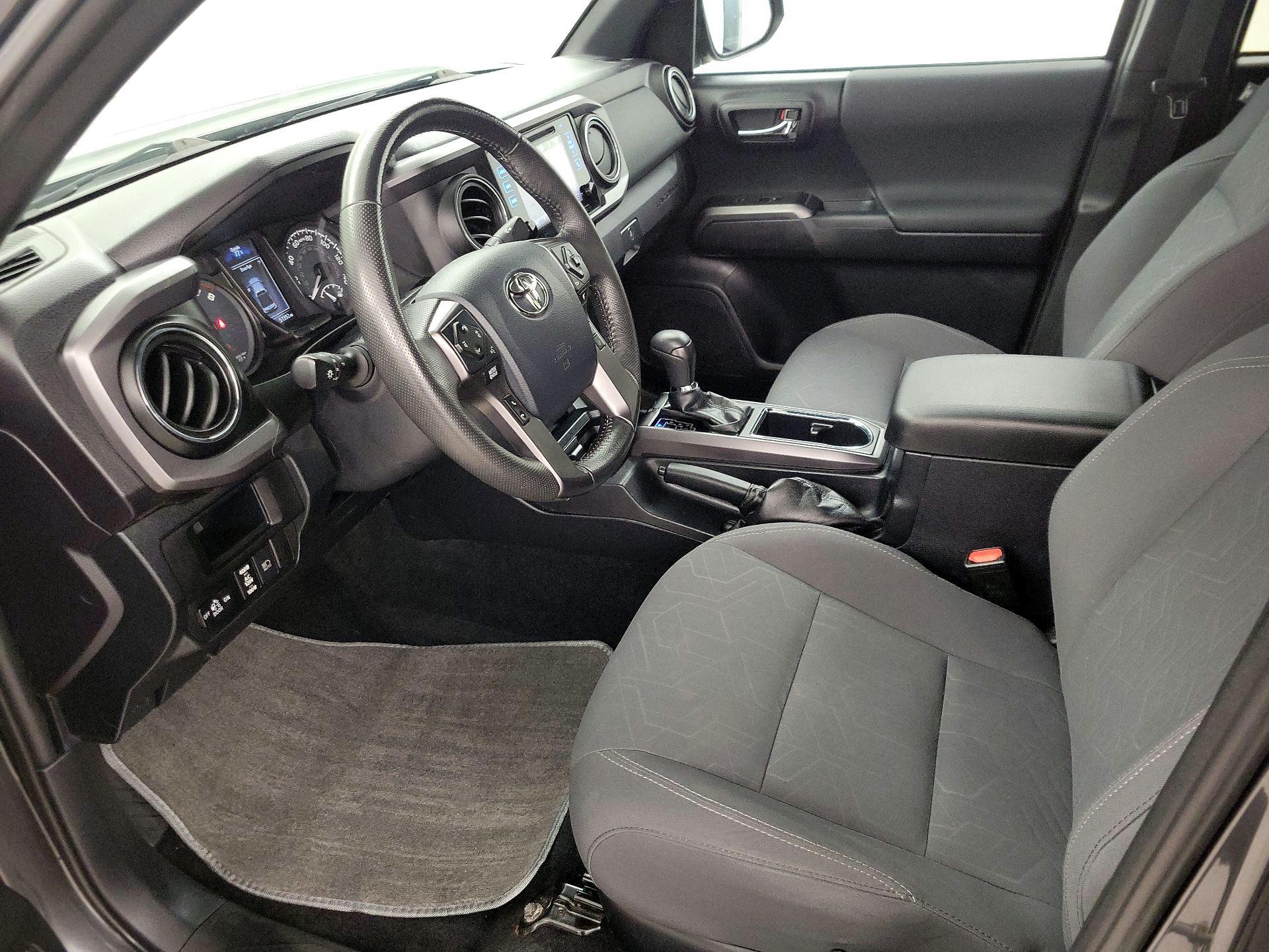 Thumbnail: 2019 Toyota Tacoma - 11