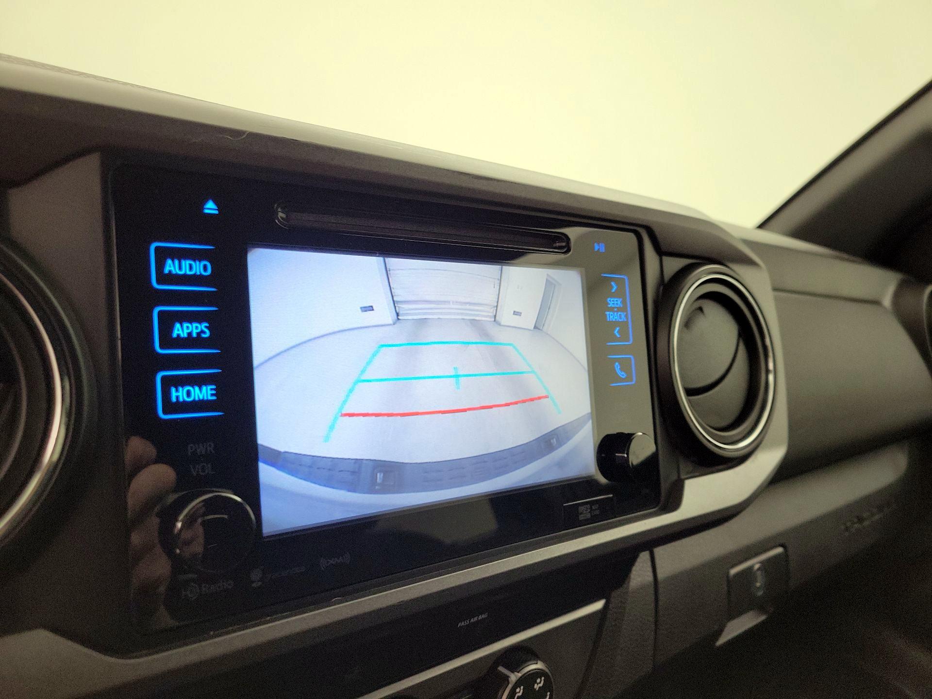 Thumbnail: 2019 Toyota Tacoma - 14