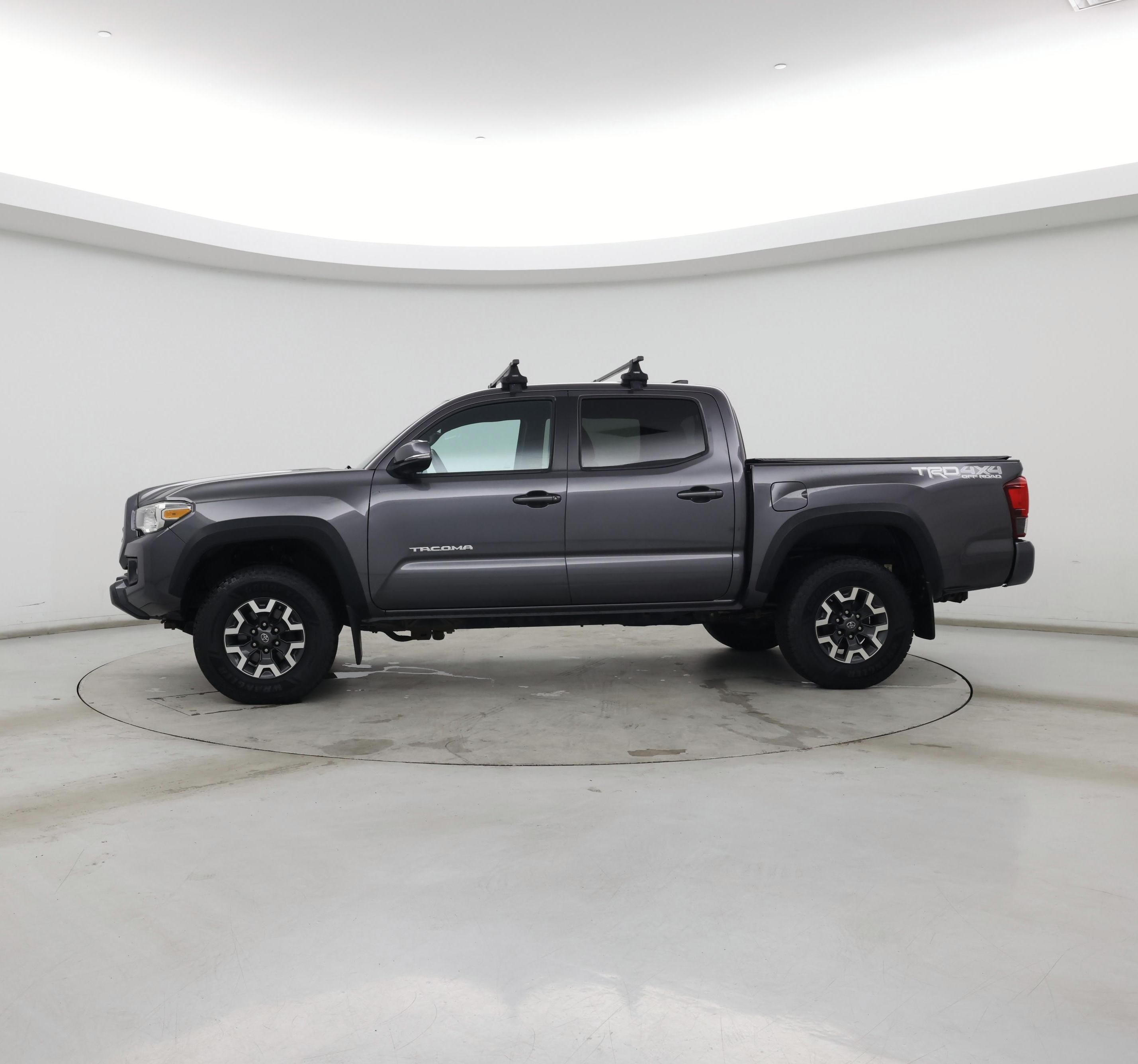 Thumbnail: 2019 Toyota Tacoma - 3