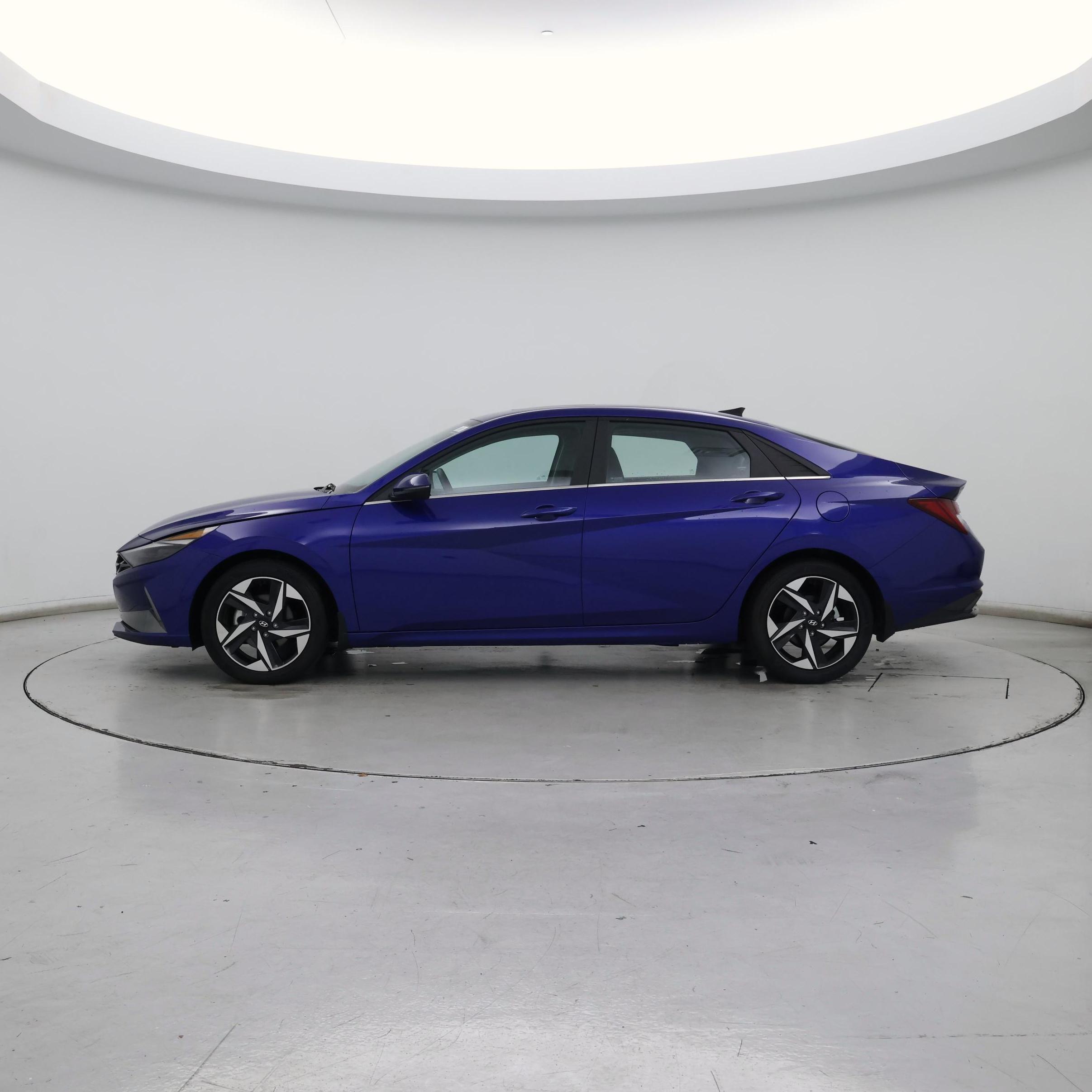 Thumbnail: 2023 Hyundai Elantra - 3