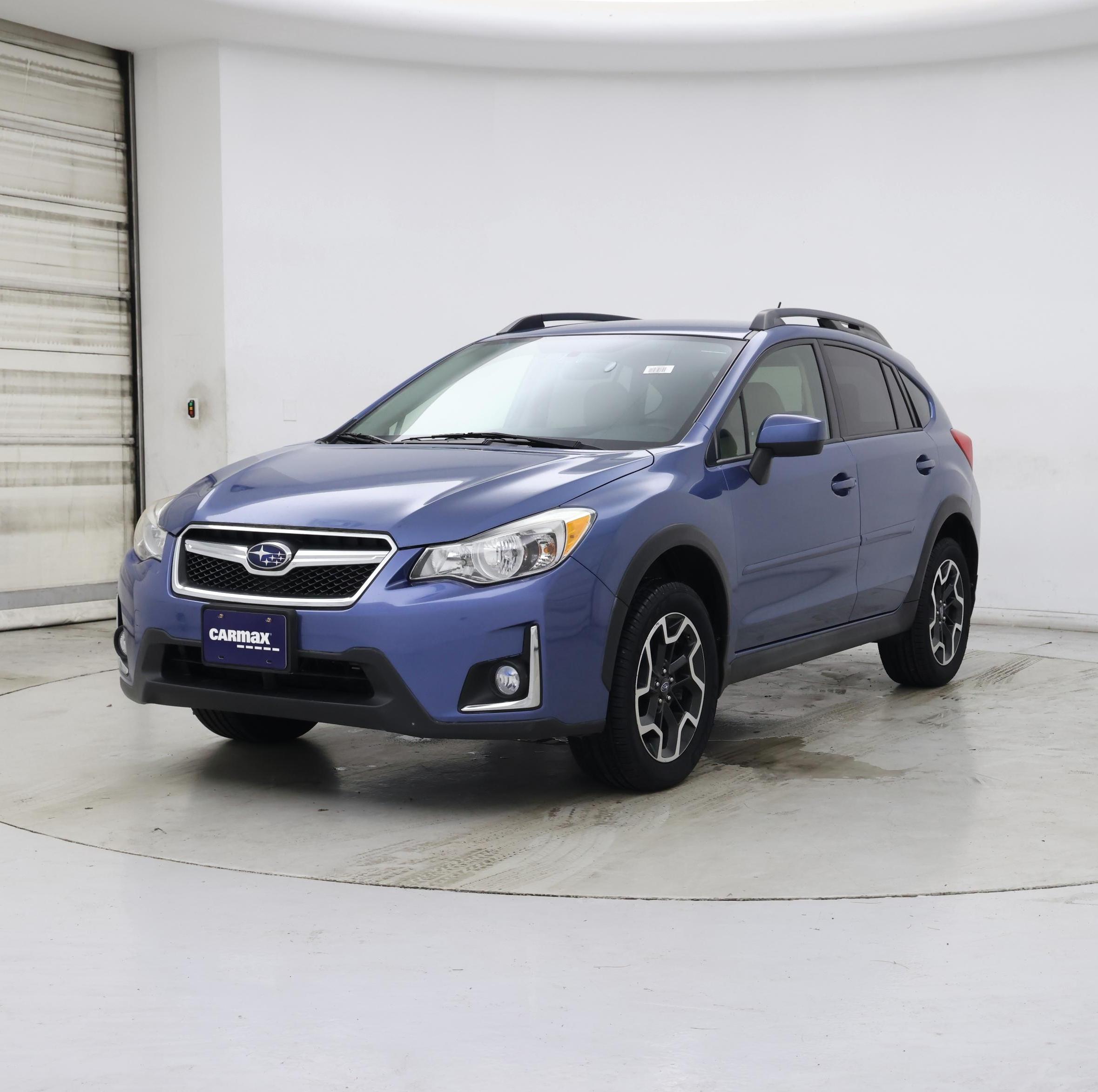 Thumbnail: 2017 Subaru Crosstrek - 4