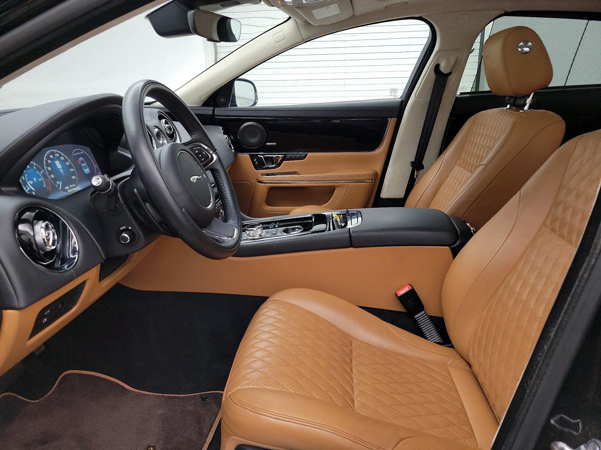 Thumbnail: 2019 Jaguar XJ - 11