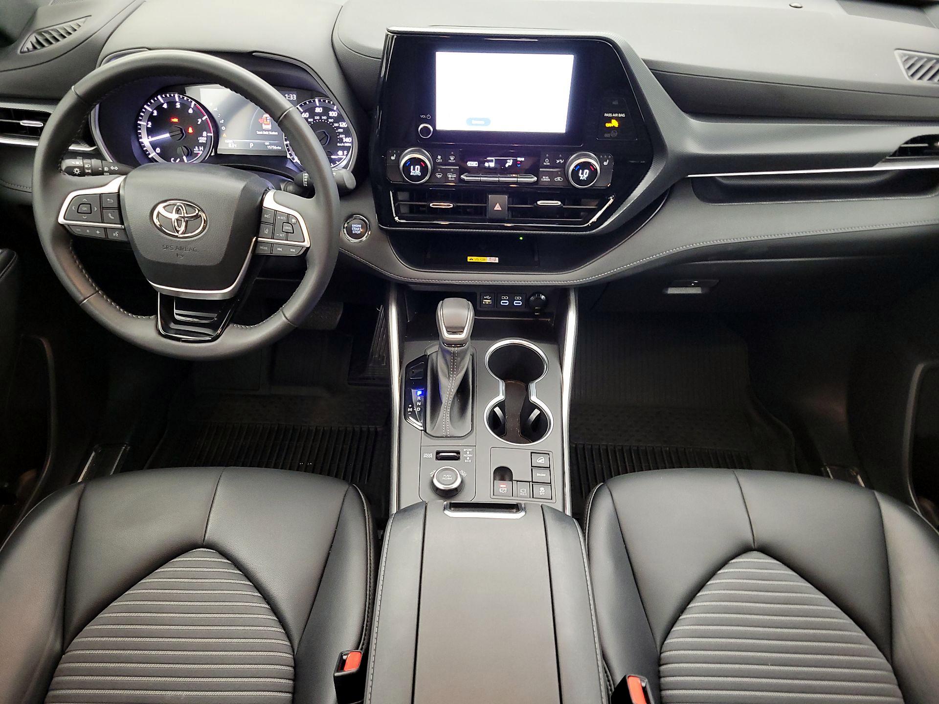 Thumbnail: 2023 Toyota Highlander - 9