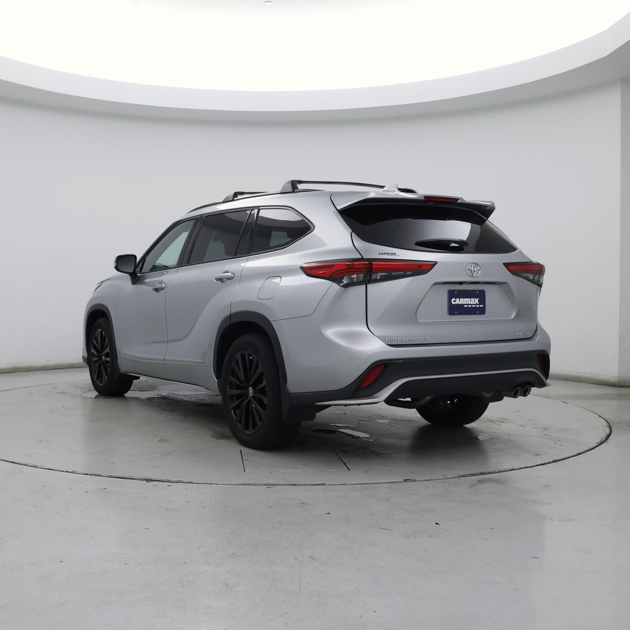 Thumbnail: 2023 Toyota Highlander - 2