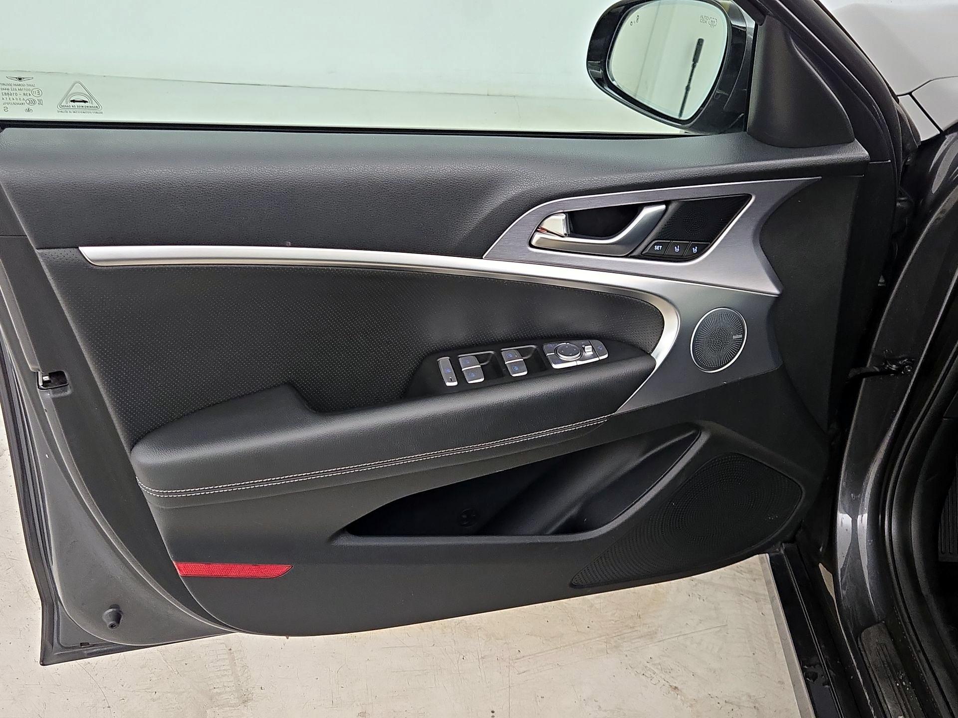 Thumbnail: 2020 Genesis G70 - 12