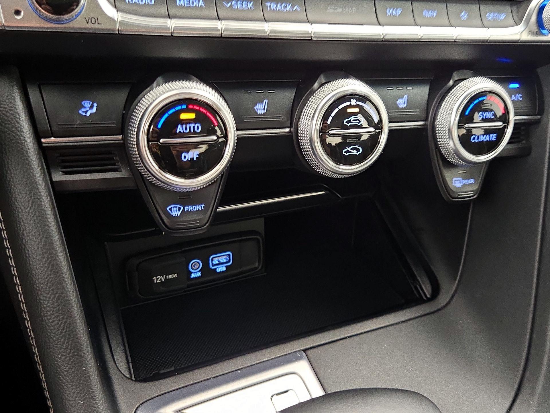 Thumbnail: 2020 Genesis G70 - 17