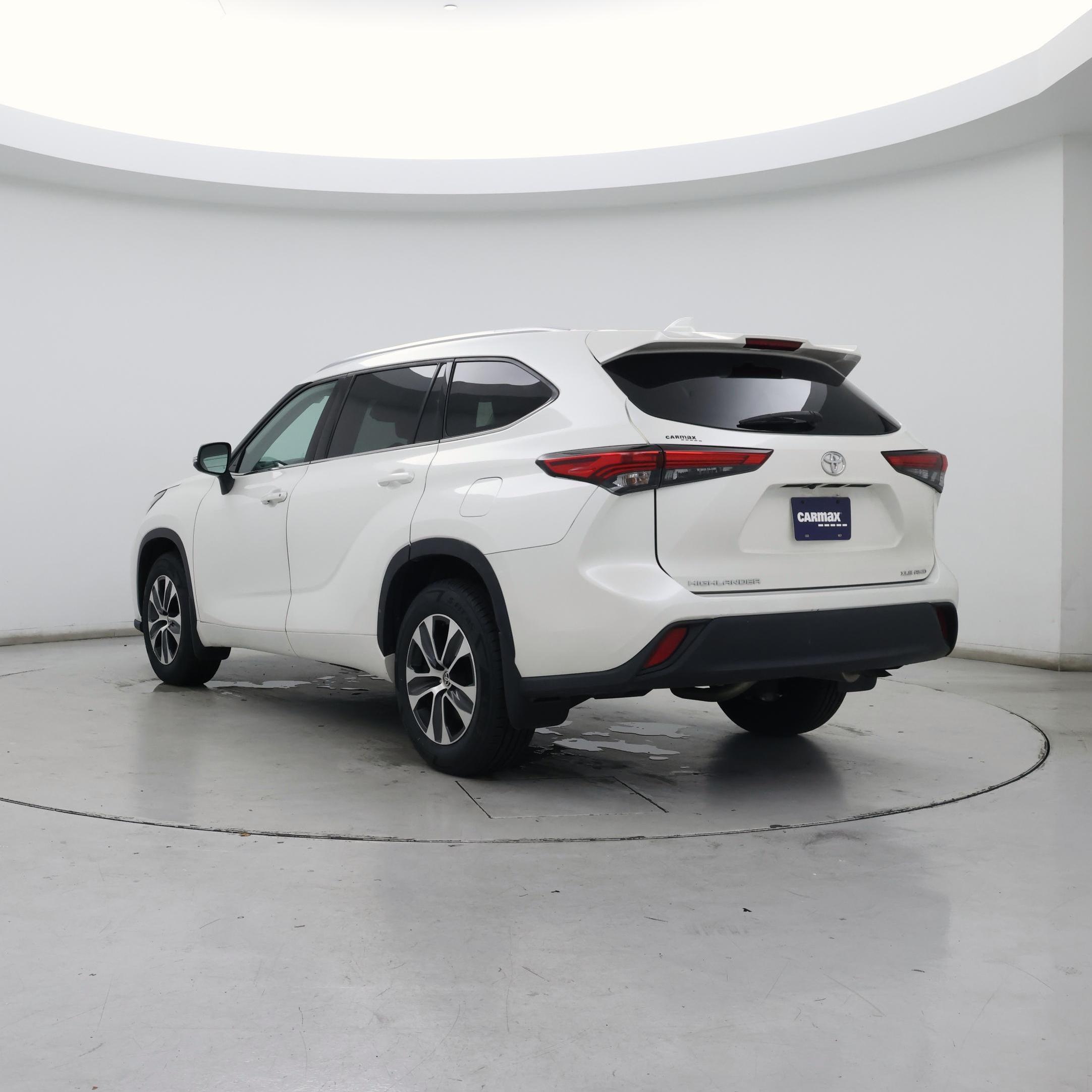 Thumbnail: 2021 Toyota Highlander - 2