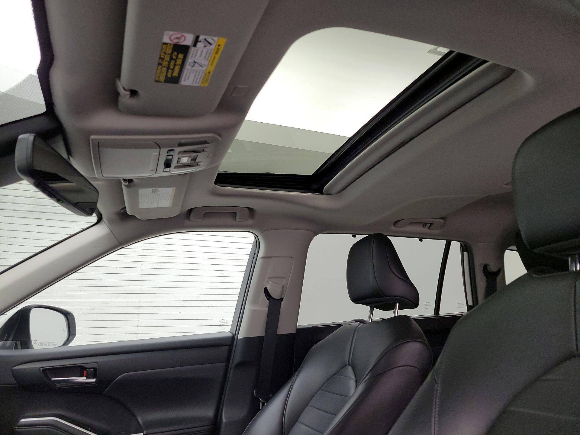 Thumbnail: 2021 Toyota Highlander - 19