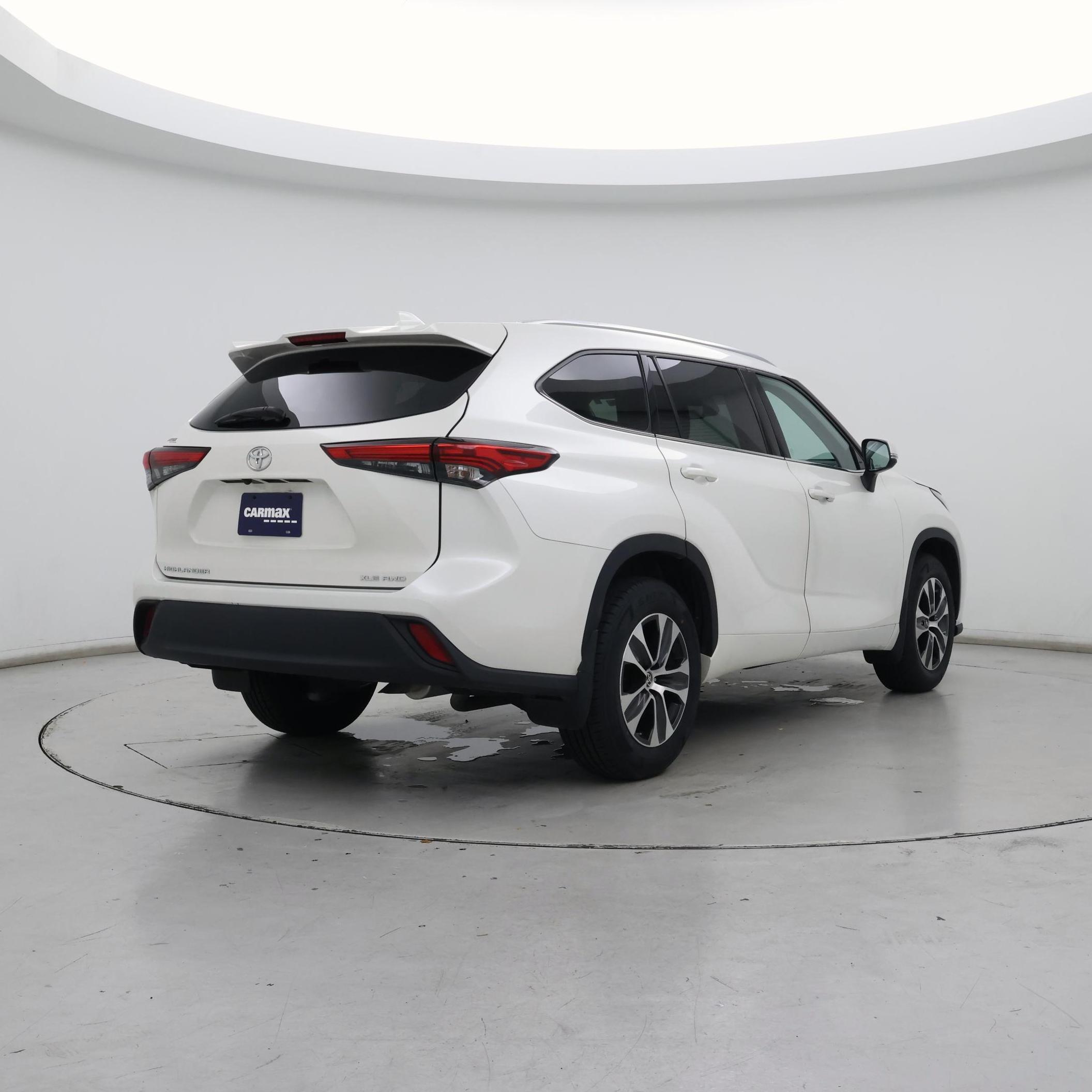 Thumbnail: 2021 Toyota Highlander - 8