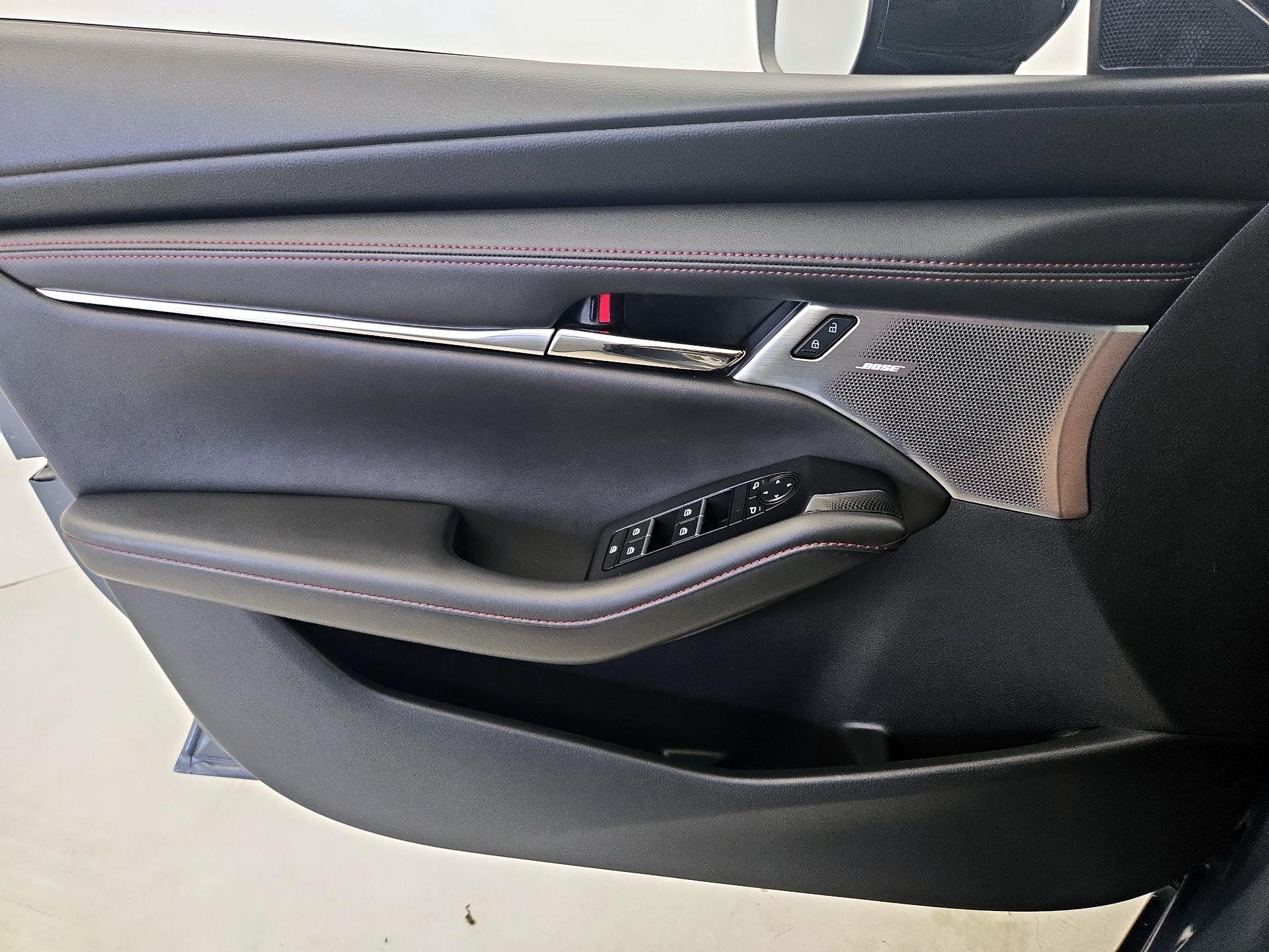 Thumbnail: 2022 Mazda Mazda3 - 12