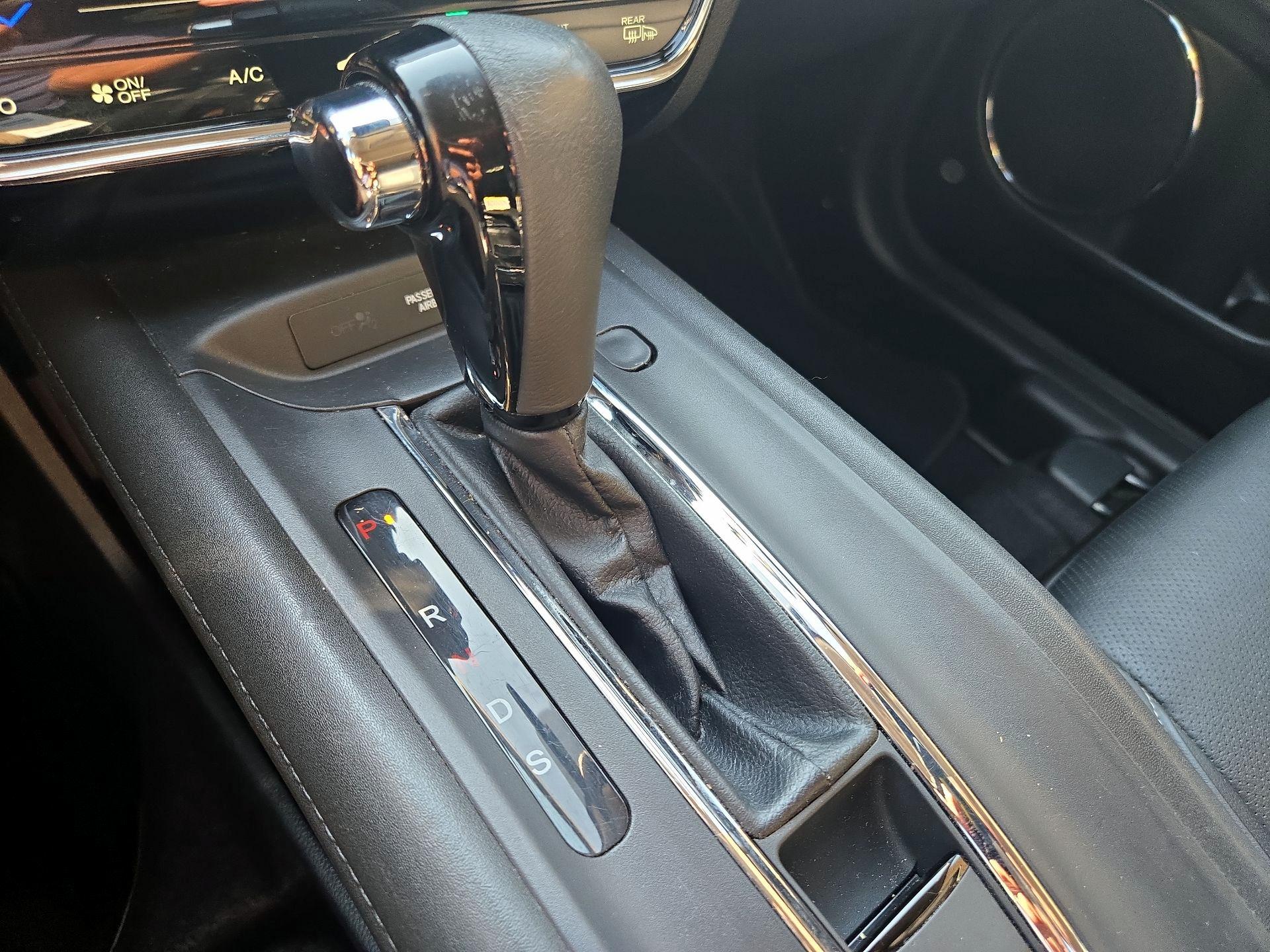 Thumbnail: 2019 Honda HR-V - 17