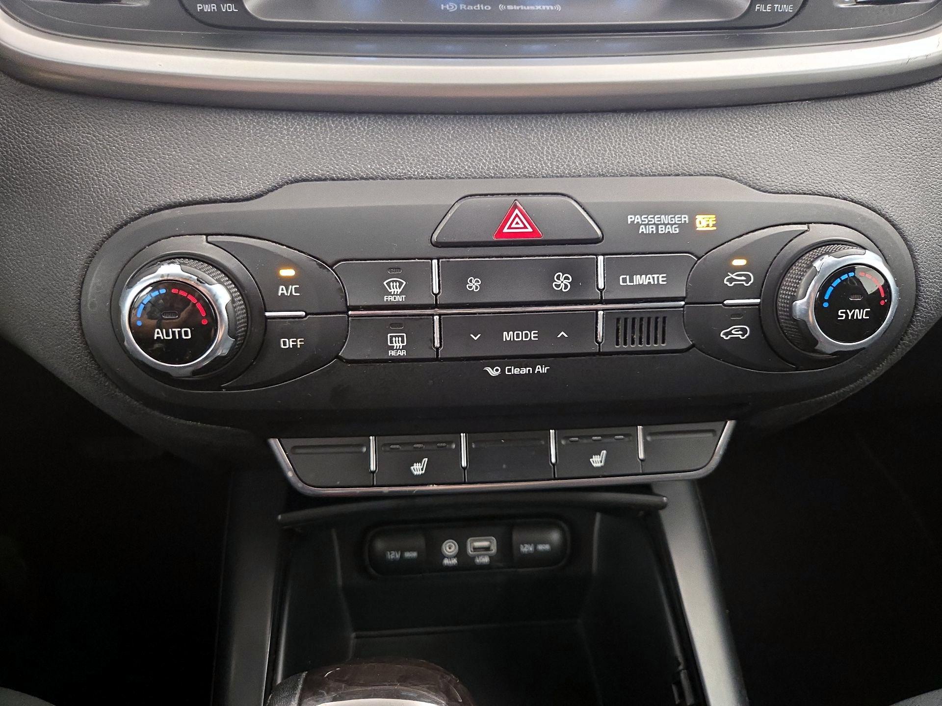 Thumbnail: 2018 Kia Sorento - 16