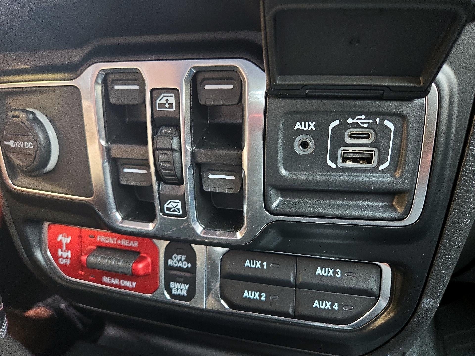 Thumbnail: 2024 Jeep Wrangler - 18