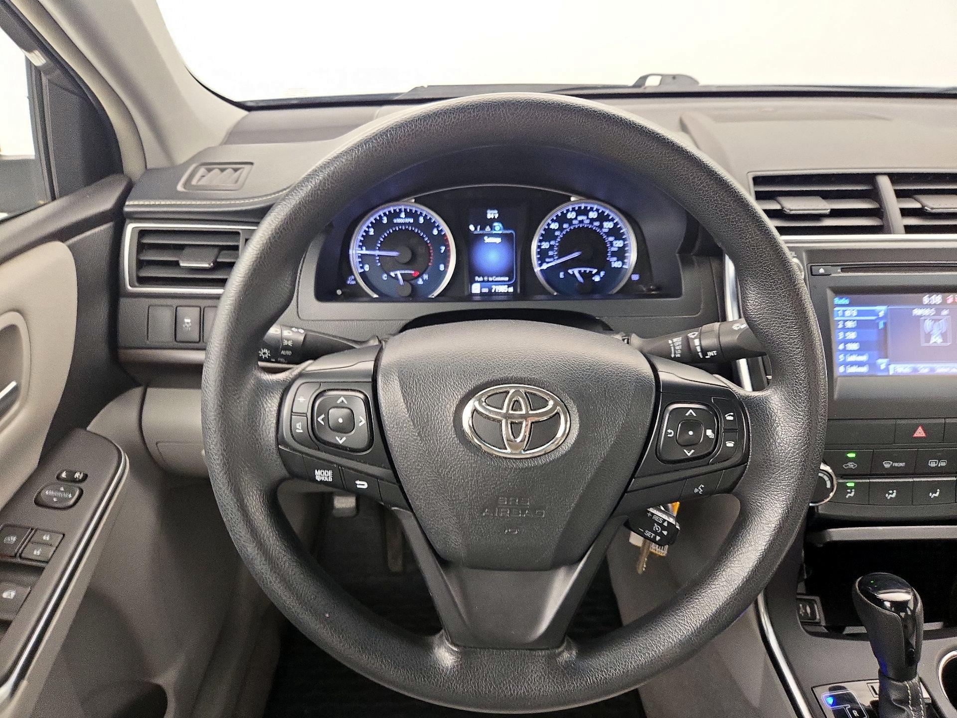 Thumbnail: 2016 Toyota Camry - 10