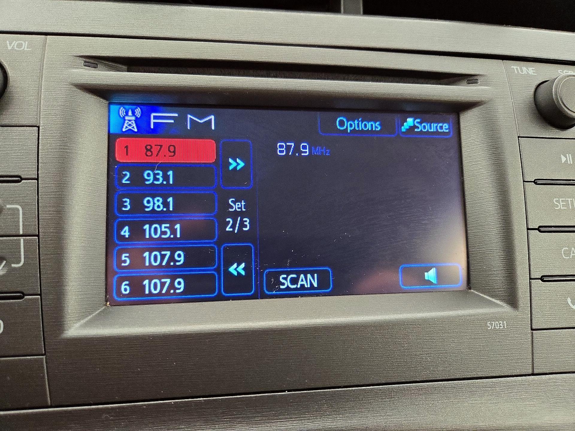 Thumbnail: 2014 Toyota Prius - 14