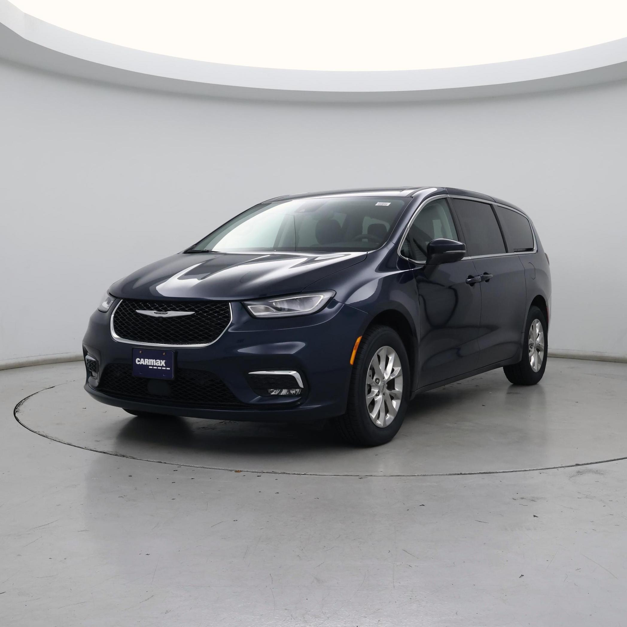 Thumbnail: 2023 Chrysler Pacifica - 4