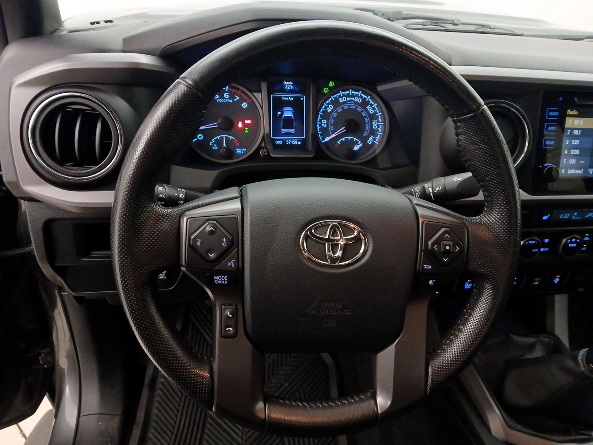 Thumbnail: 2016 Toyota Tacoma - 10