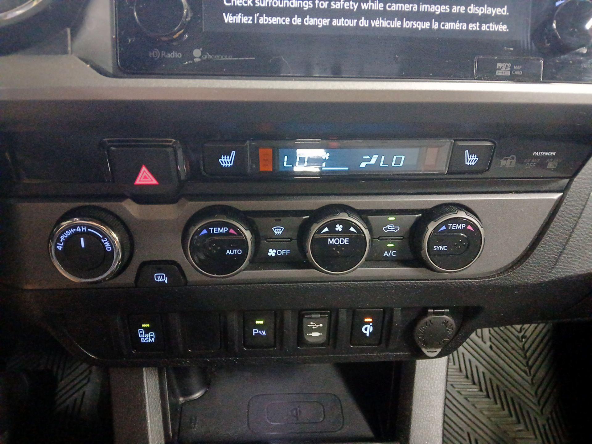 Thumbnail: 2016 Toyota Tacoma - 16