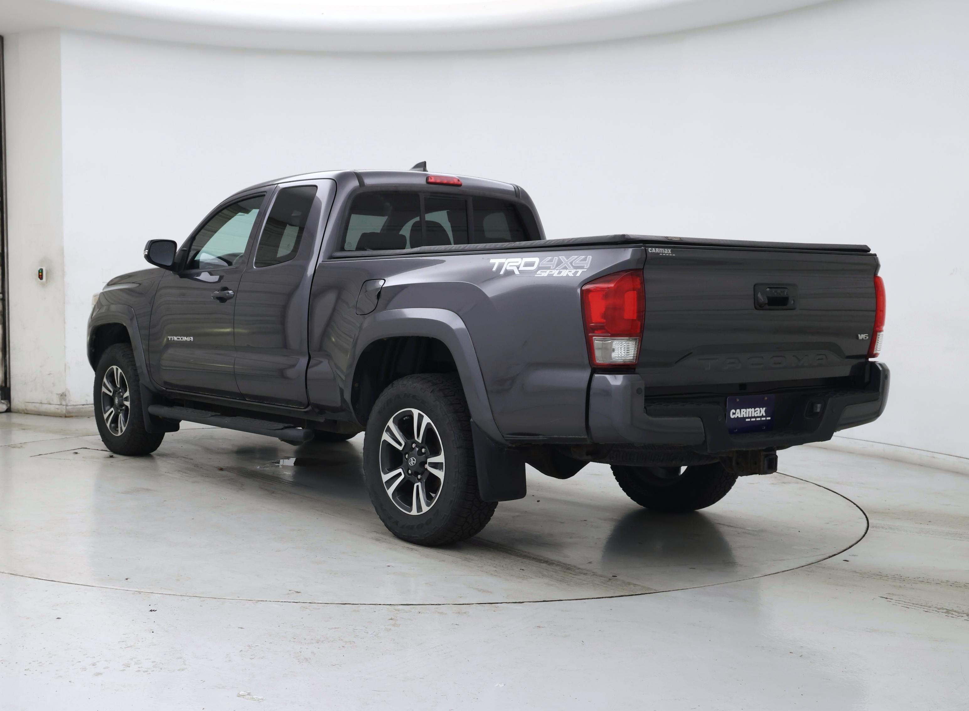 Thumbnail: 2016 Toyota Tacoma - 2