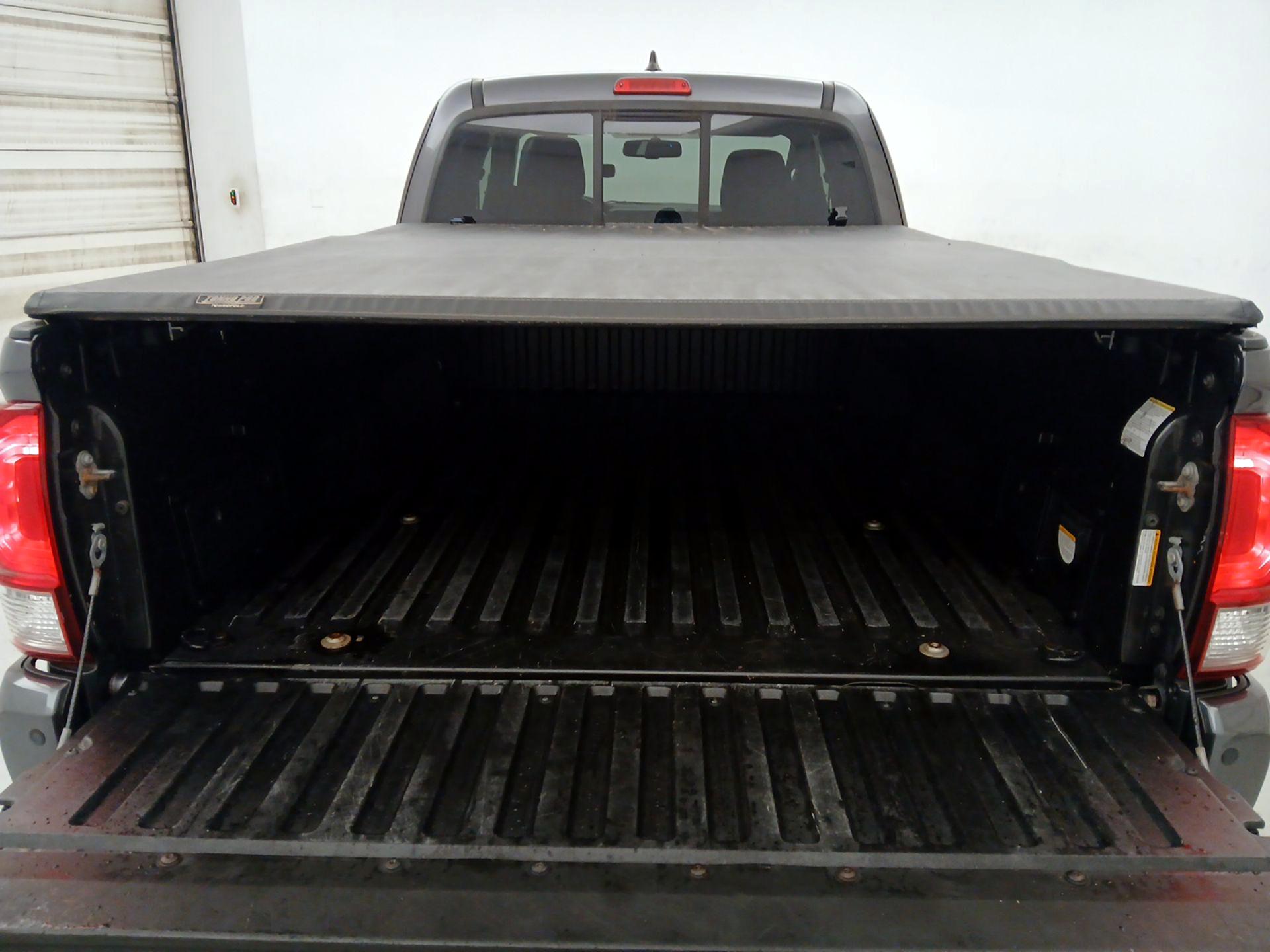 Thumbnail: 2016 Toyota Tacoma - 19