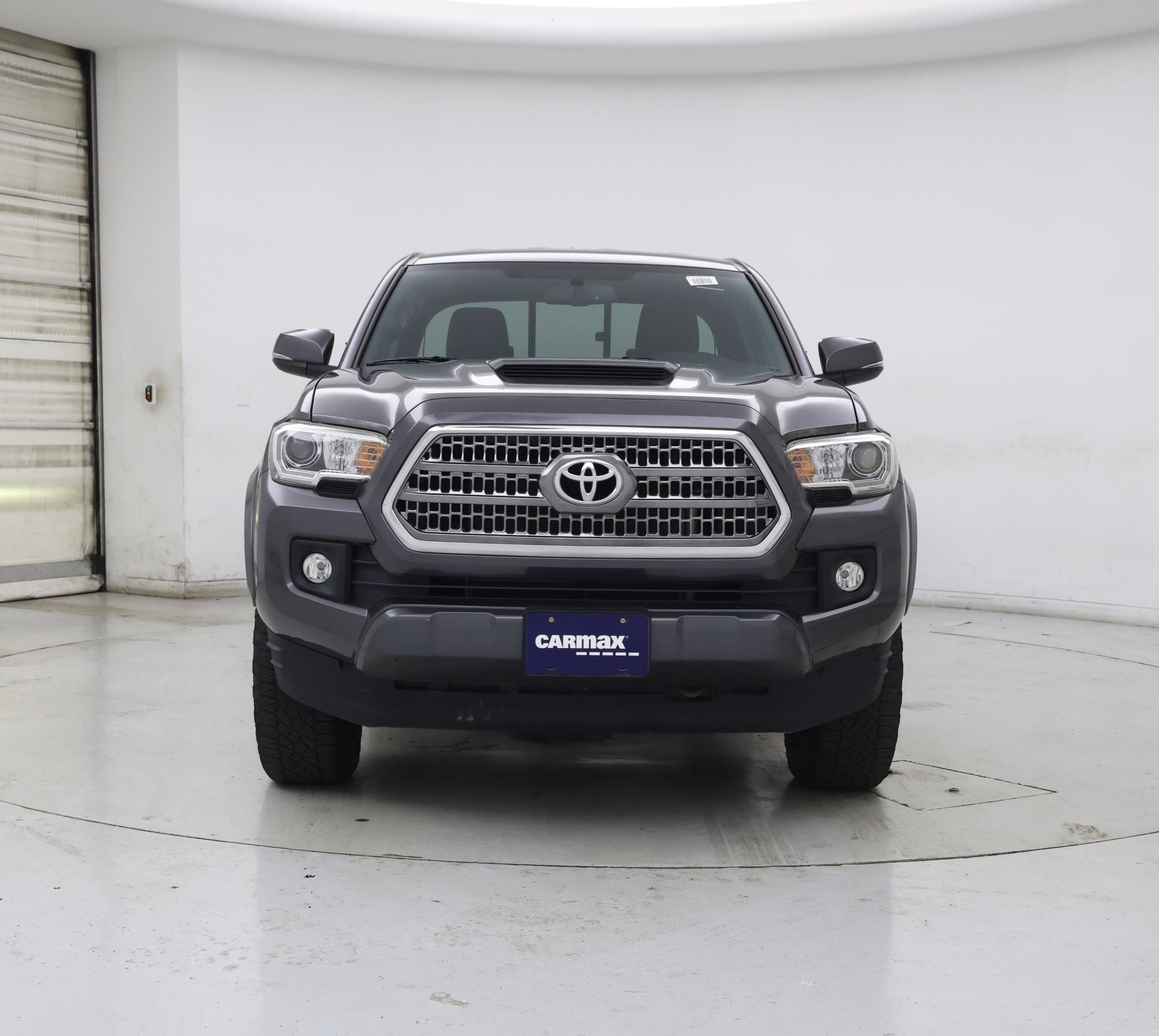 Thumbnail: 2016 Toyota Tacoma - 5