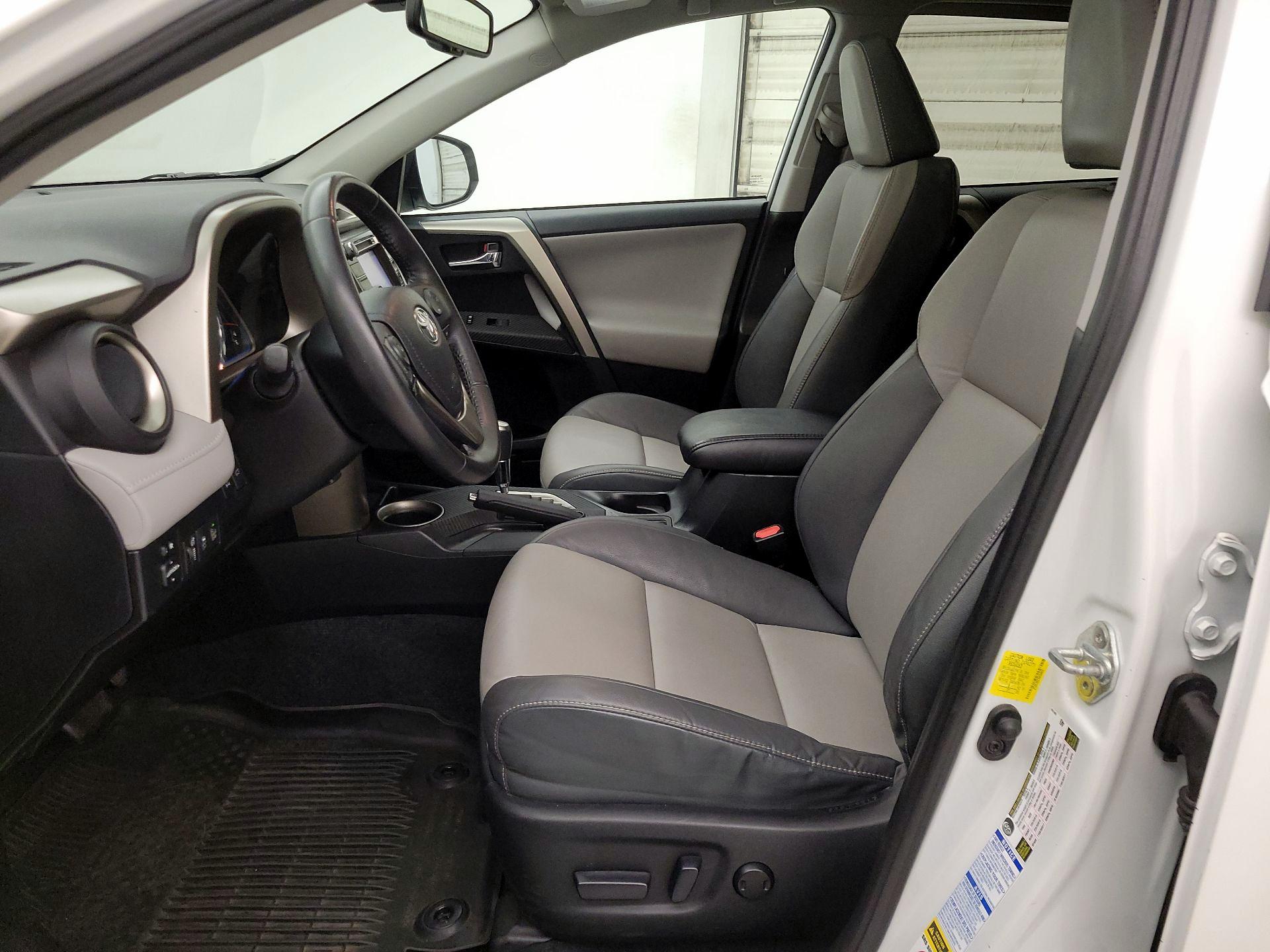 Thumbnail: 2014 Toyota RAV4 - 11