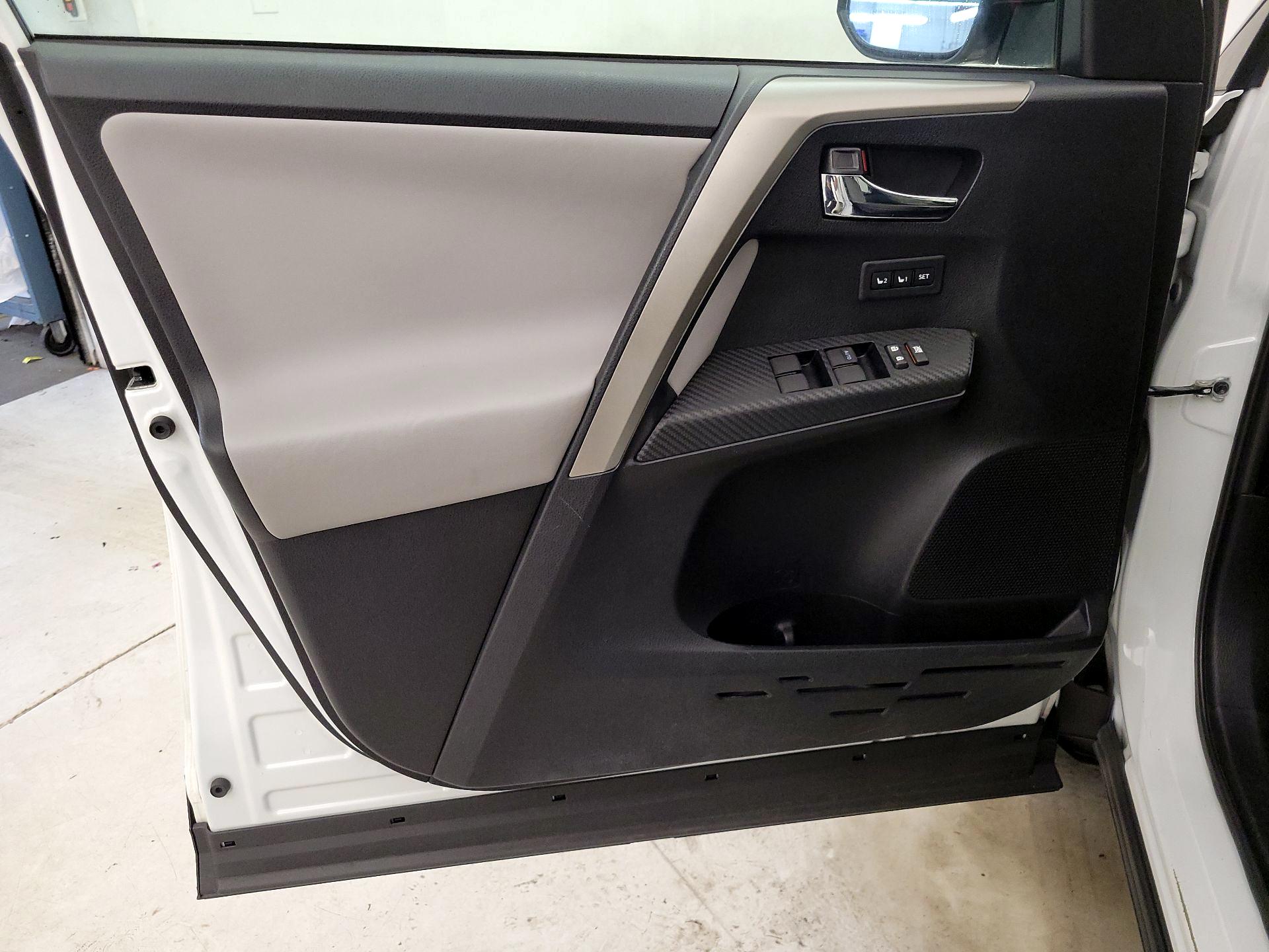 Thumbnail: 2014 Toyota RAV4 - 12