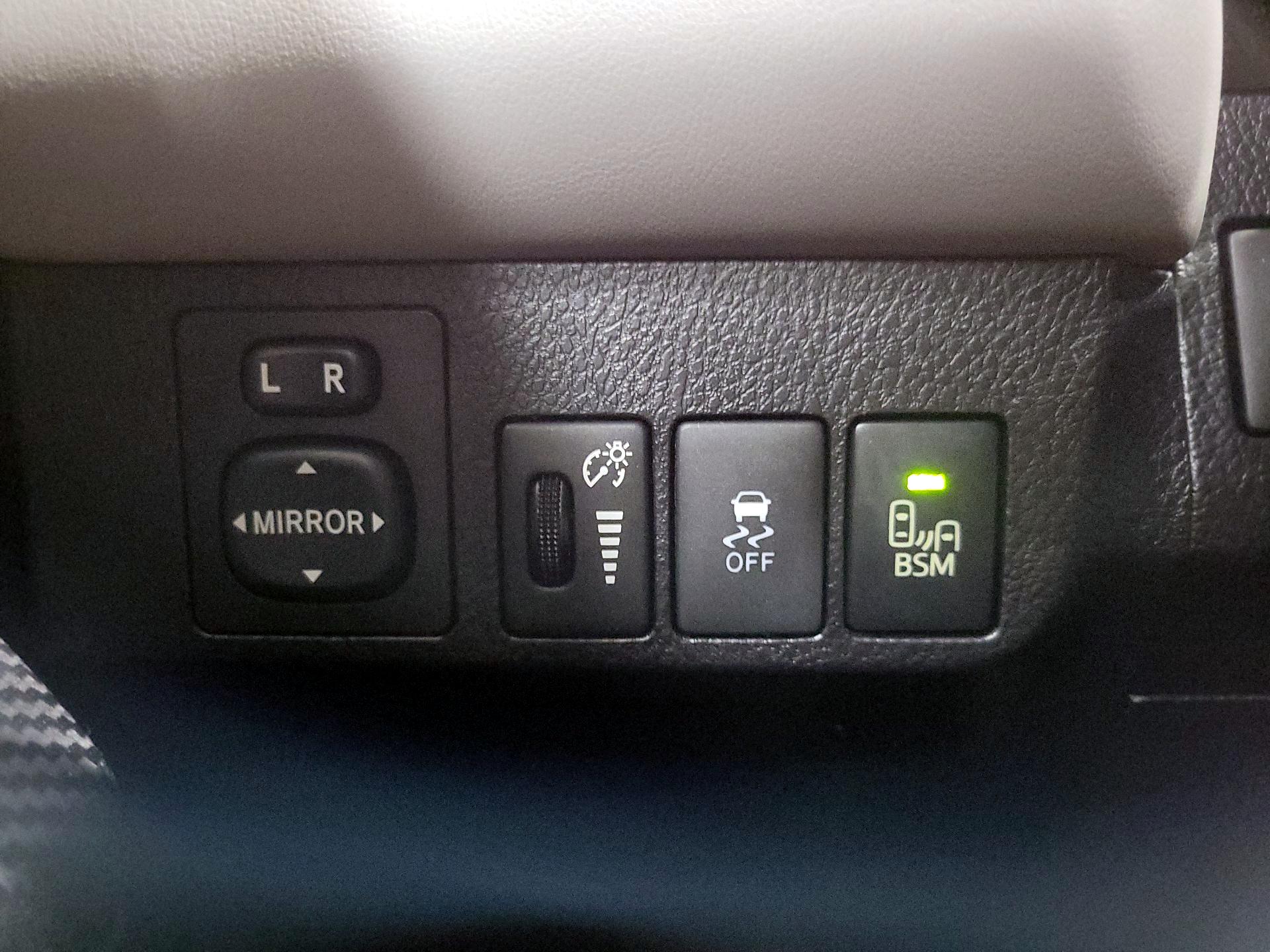 Thumbnail: 2014 Toyota RAV4 - 13