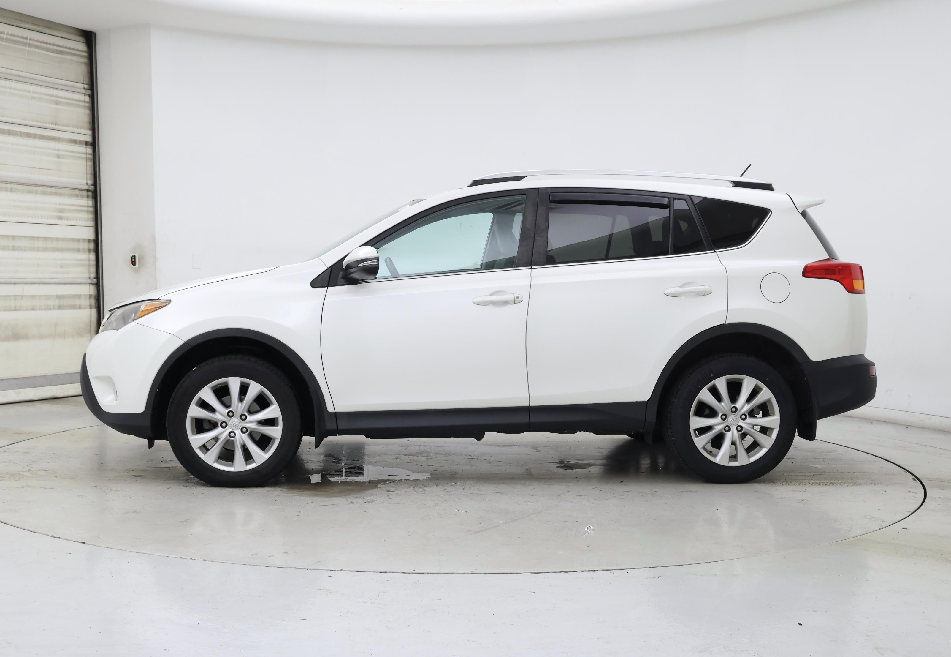 Thumbnail: 2014 Toyota RAV4 - 3
