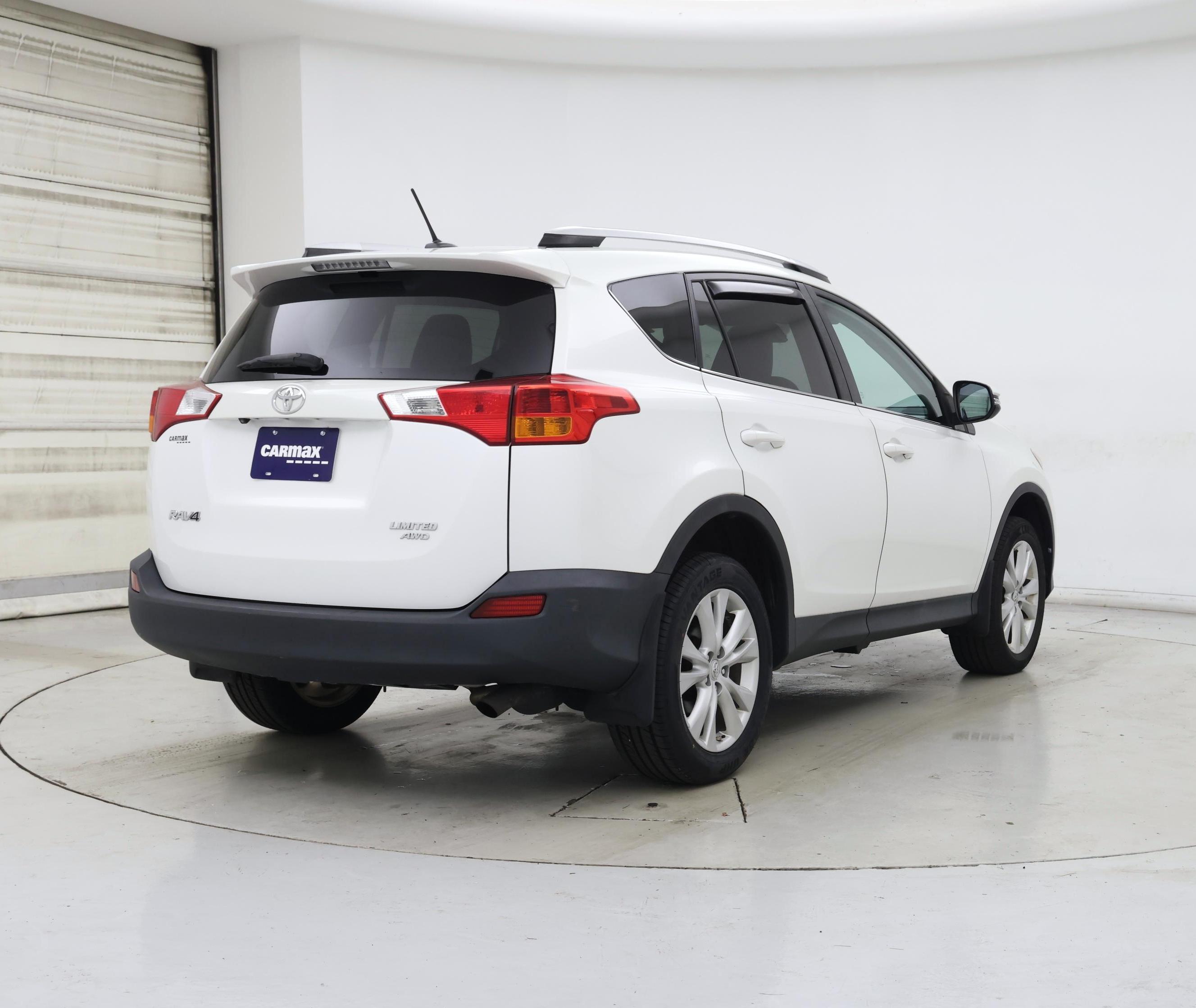 Thumbnail: 2014 Toyota RAV4 - 8
