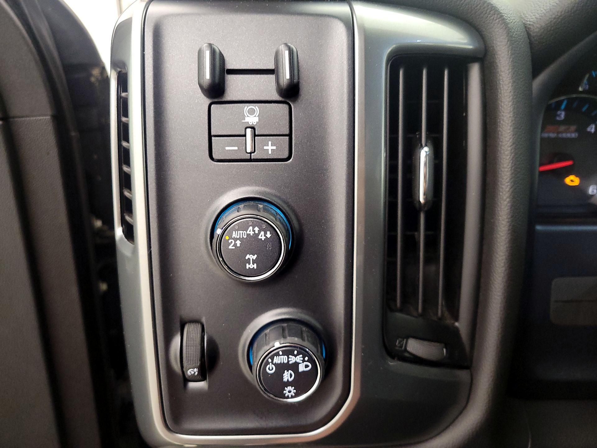 Thumbnail: 2017 Chevrolet Silverado 1500 - 13