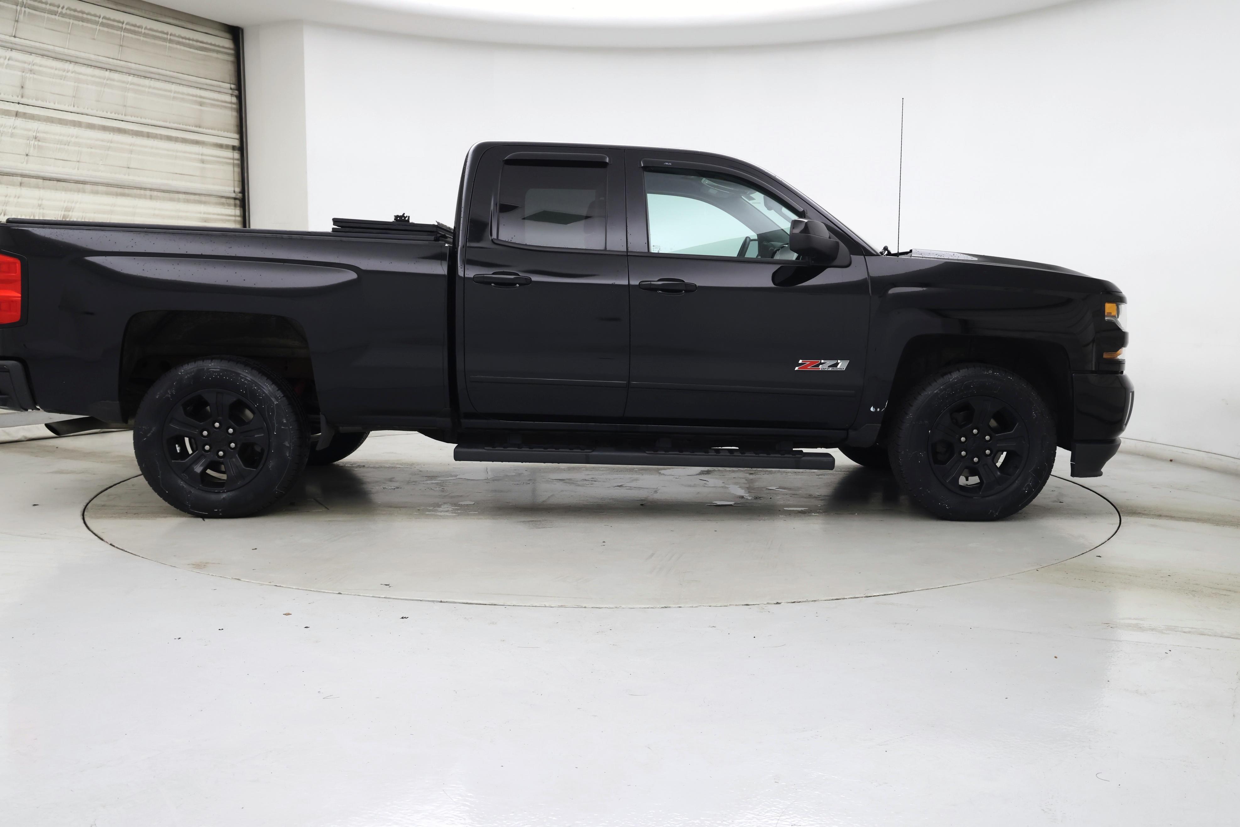 Thumbnail: 2017 Chevrolet Silverado 1500 - 7