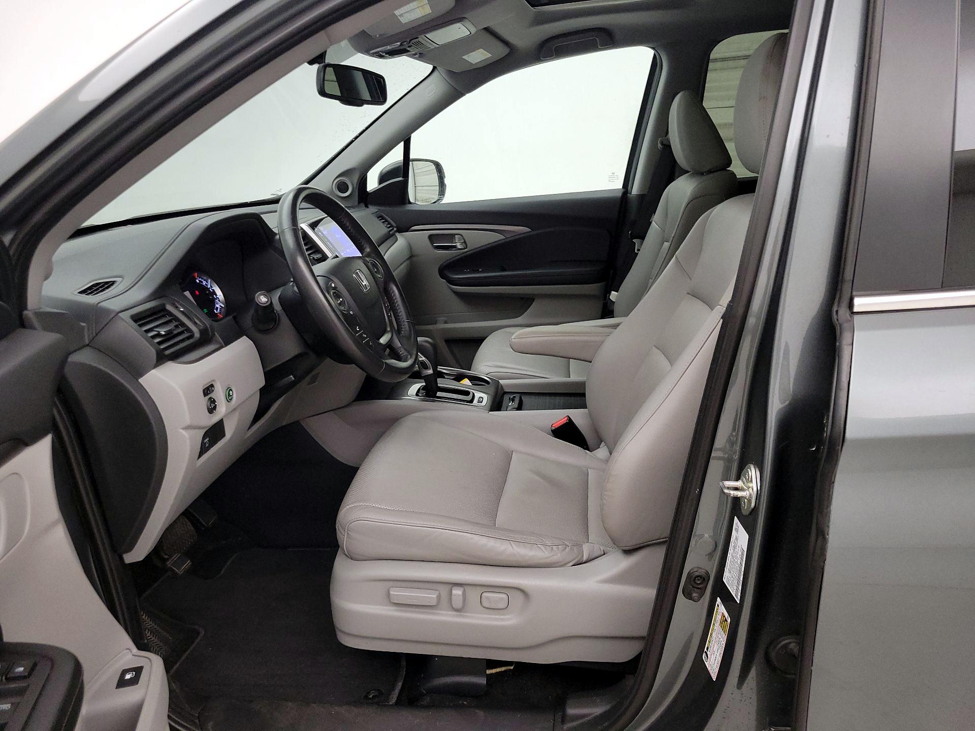 Thumbnail: 2019 Honda Ridgeline - 11