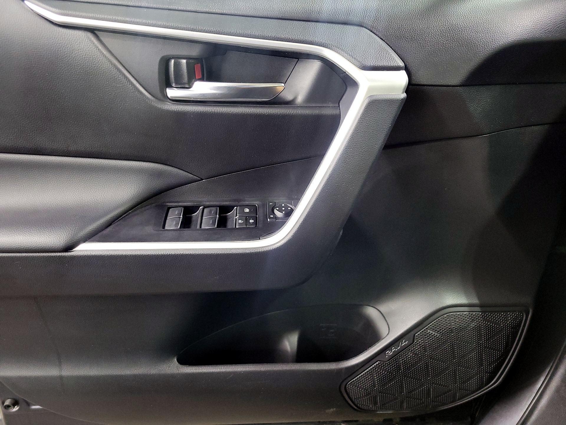Thumbnail: 2024 Toyota RAV4 - 12