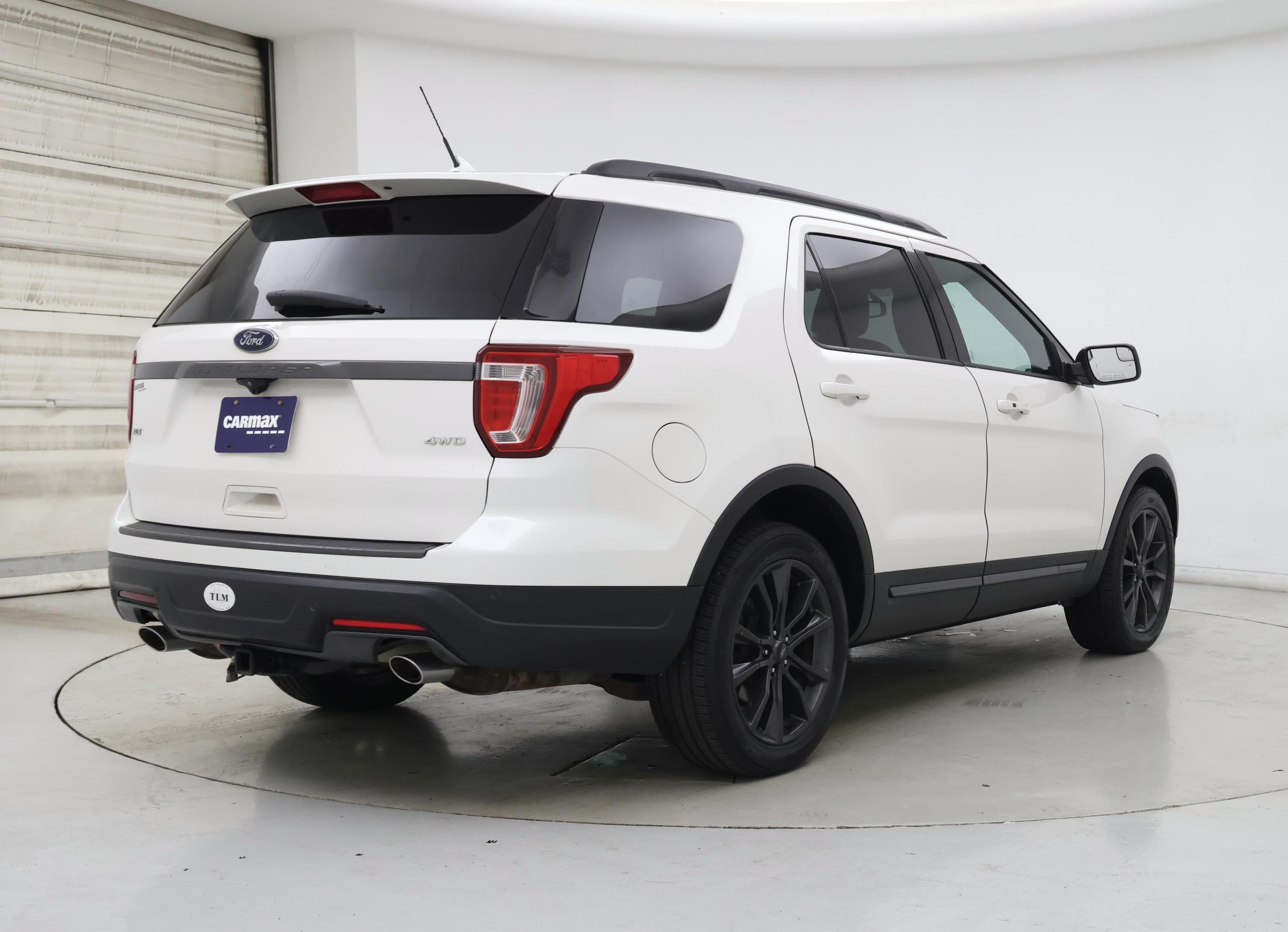 Thumbnail: 2018 Ford Explorer - 8