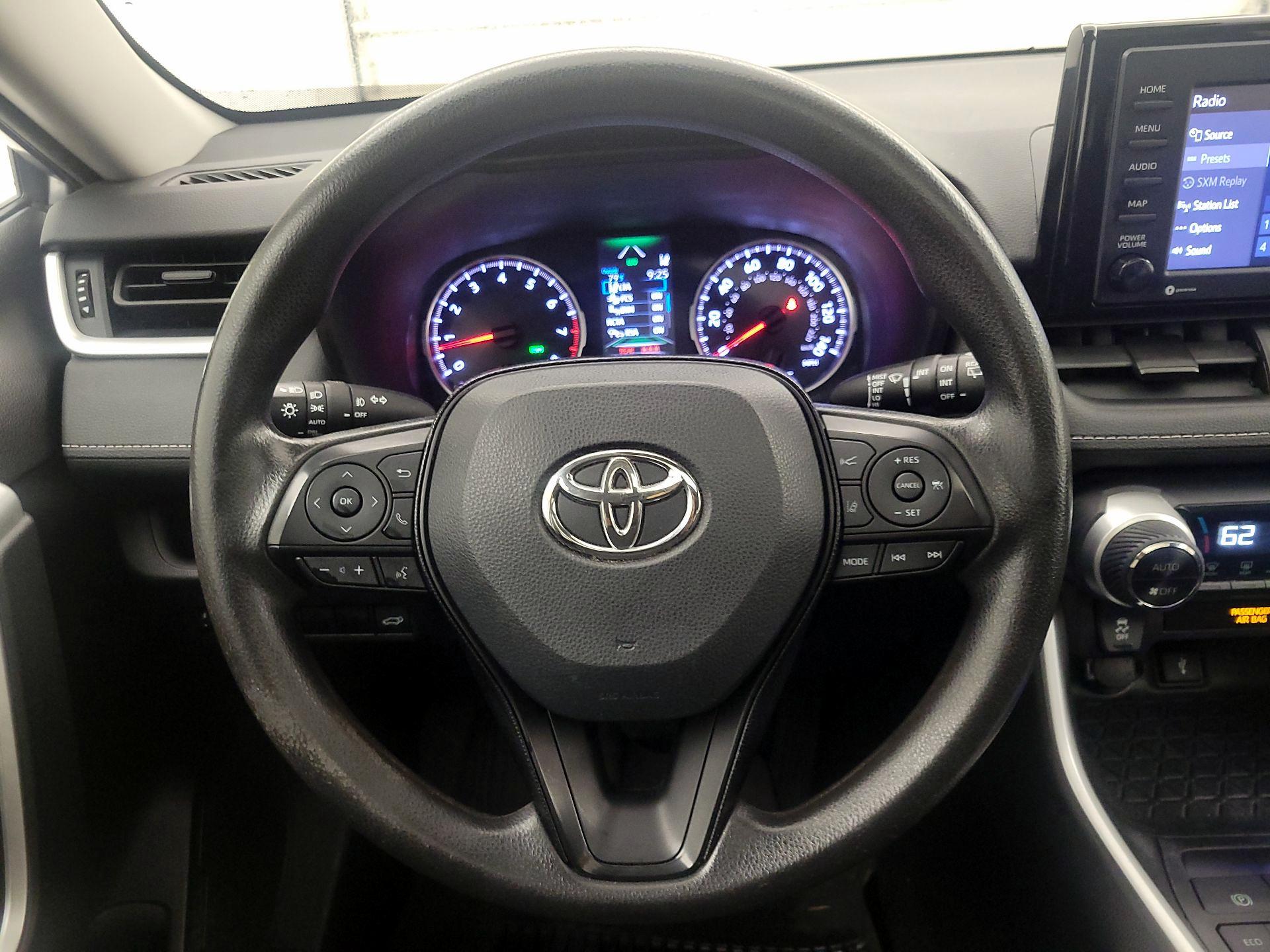 Thumbnail: 2021 Toyota RAV4 - 10
