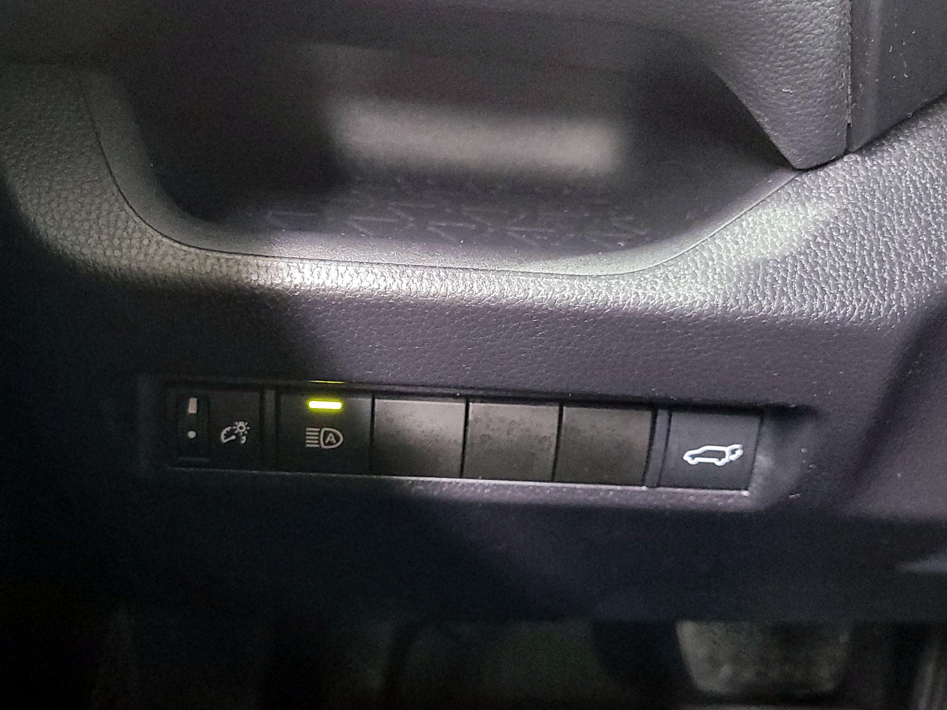 Thumbnail: 2021 Toyota RAV4 - 13