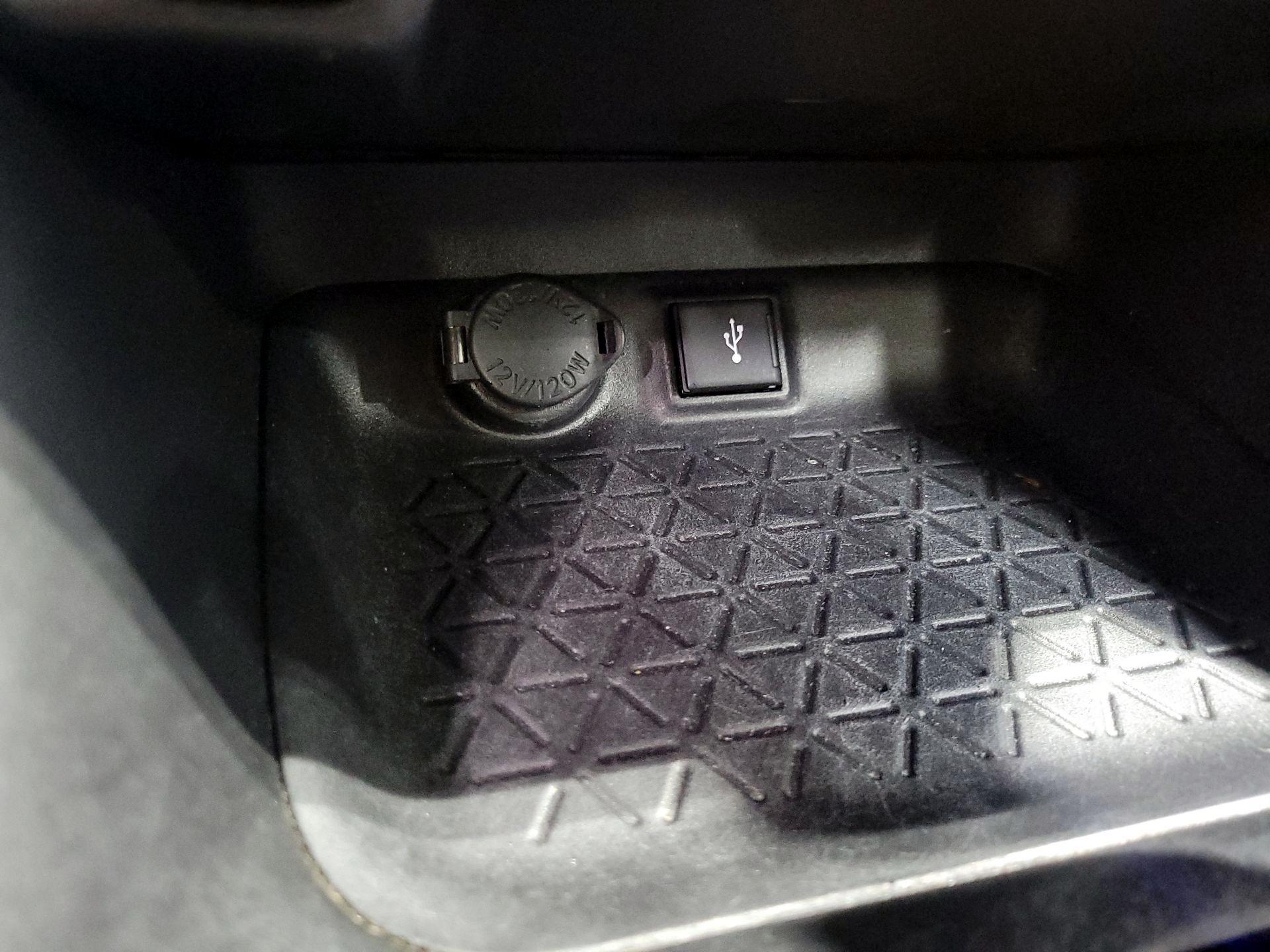 Thumbnail: 2021 Toyota RAV4 - 18