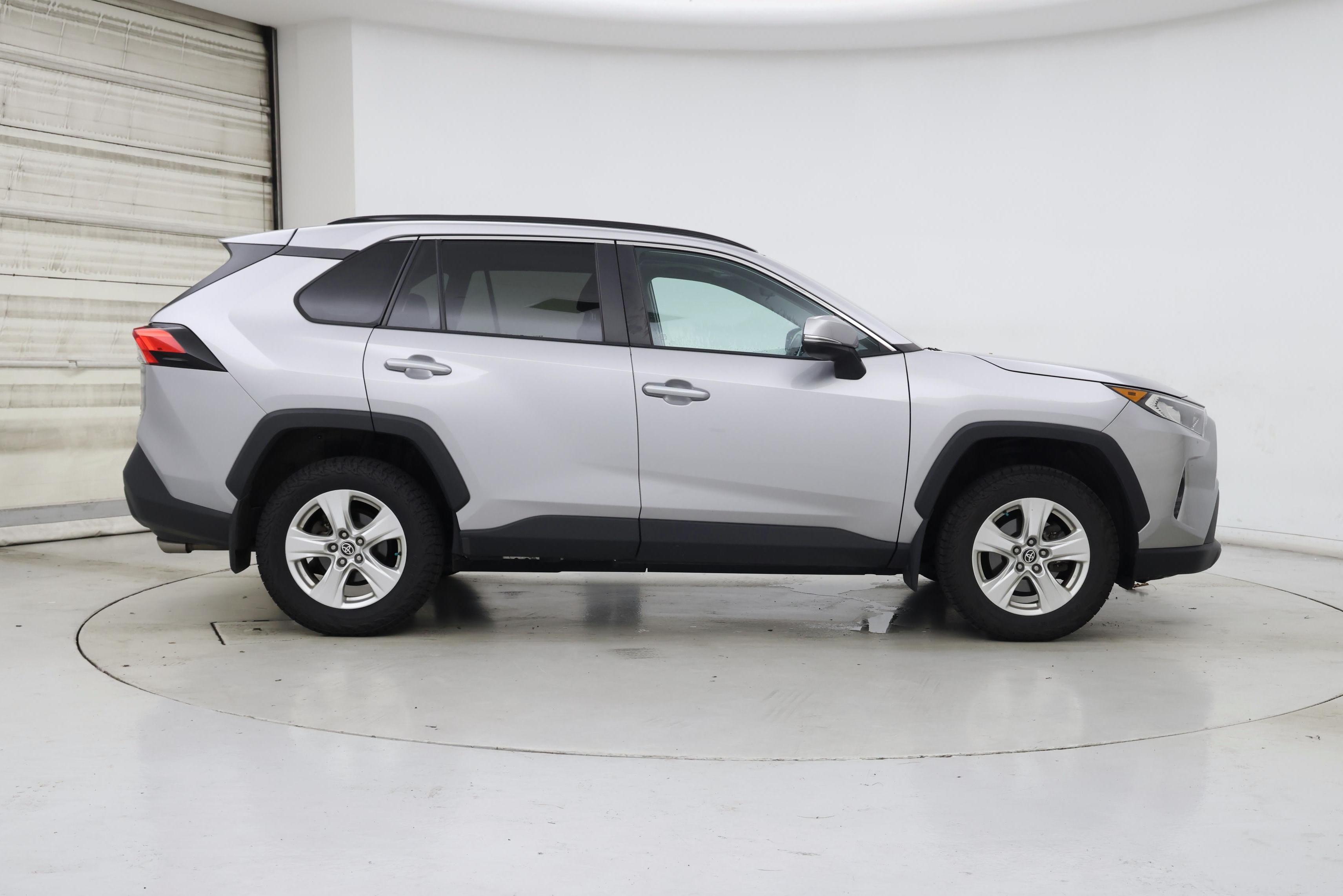 Thumbnail: 2021 Toyota RAV4 - 7