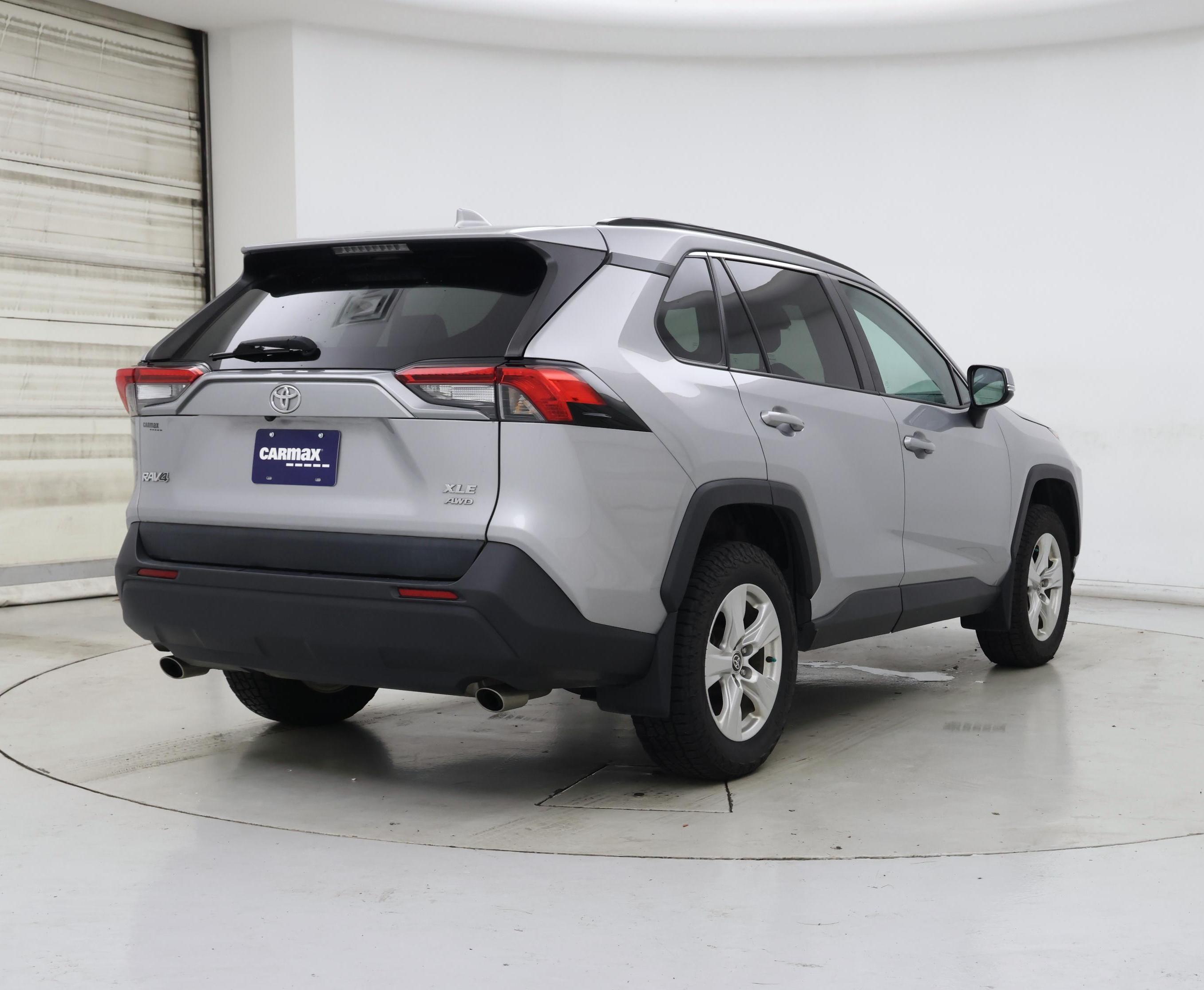 Thumbnail: 2021 Toyota RAV4 - 8