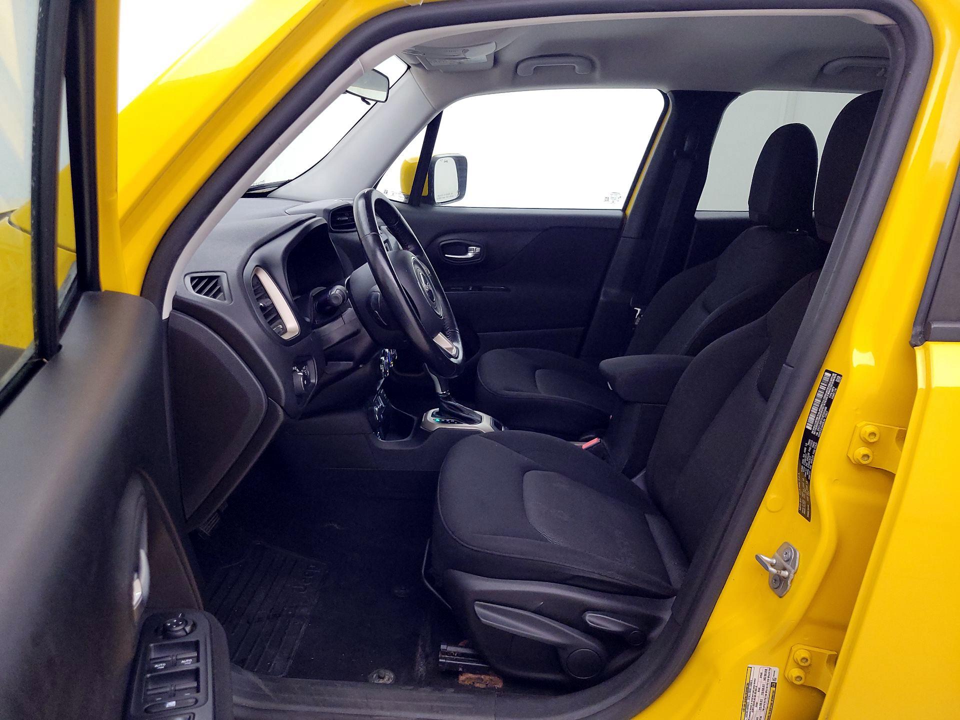 Thumbnail: 2016 Jeep Renegade - 11