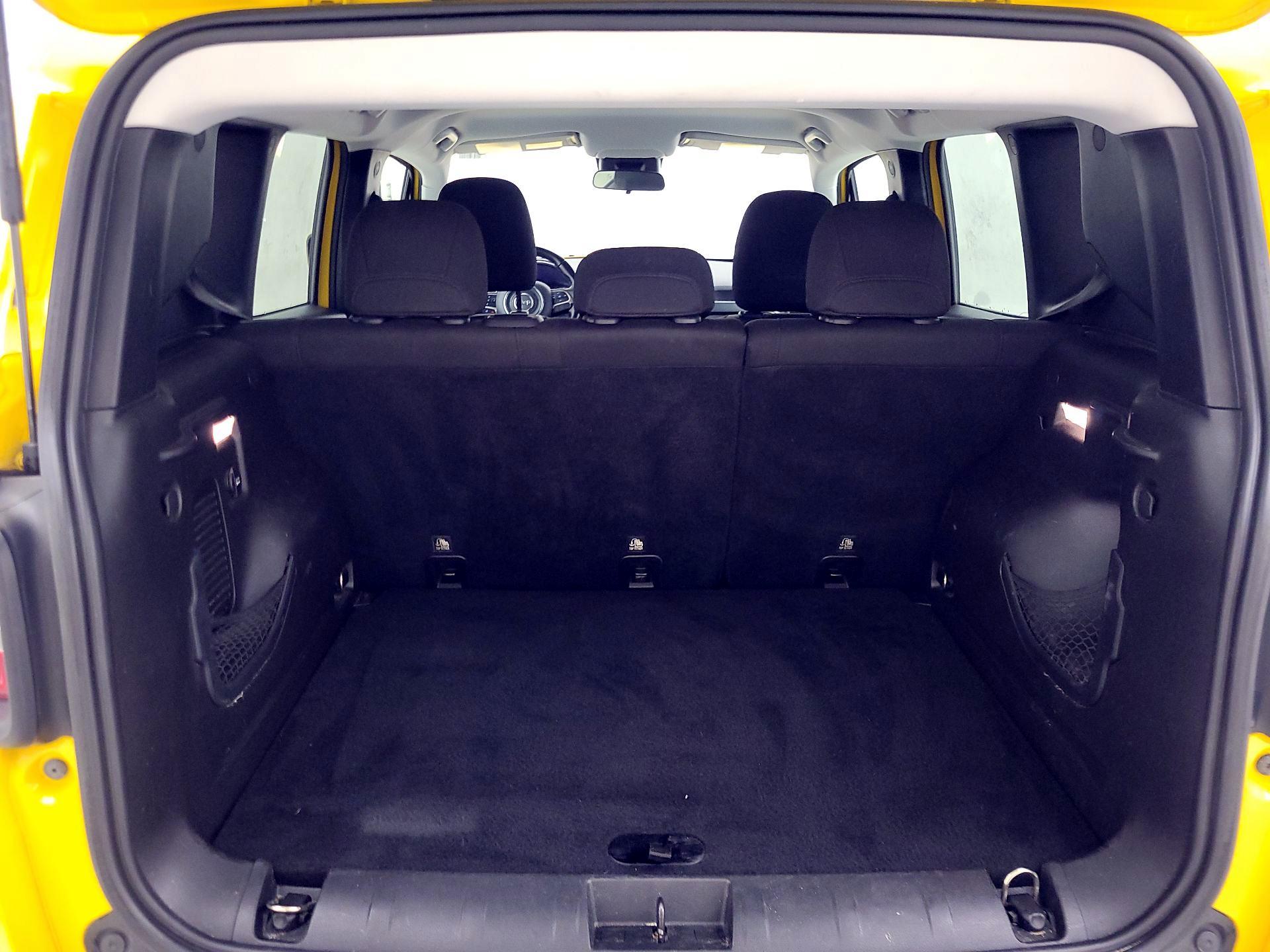 Thumbnail: 2016 Jeep Renegade - 20