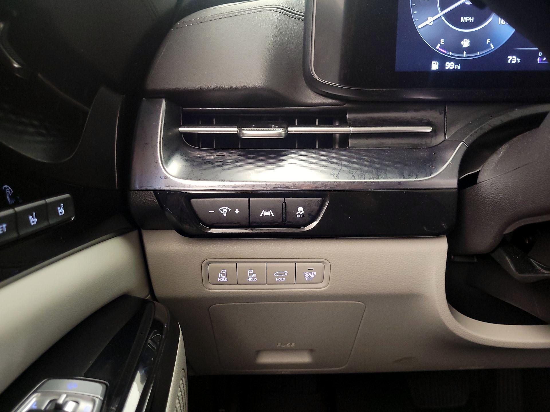 Thumbnail: 2022 Kia Carnival - 13